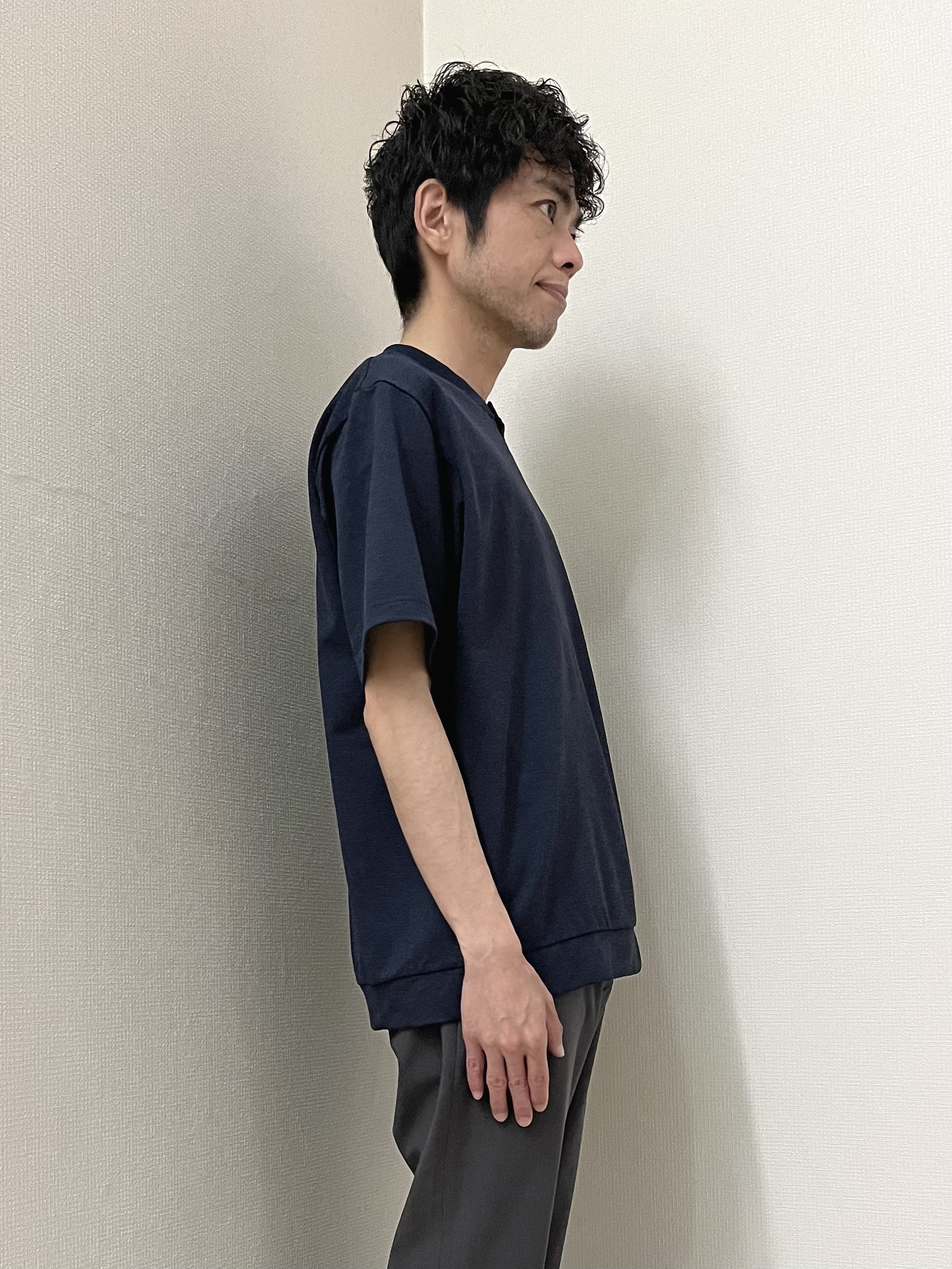 URAさんの「TAKEO KIKUCHI｜【通気性】トリコットサッカー 7分袖シャツ」を使ったコーディネート