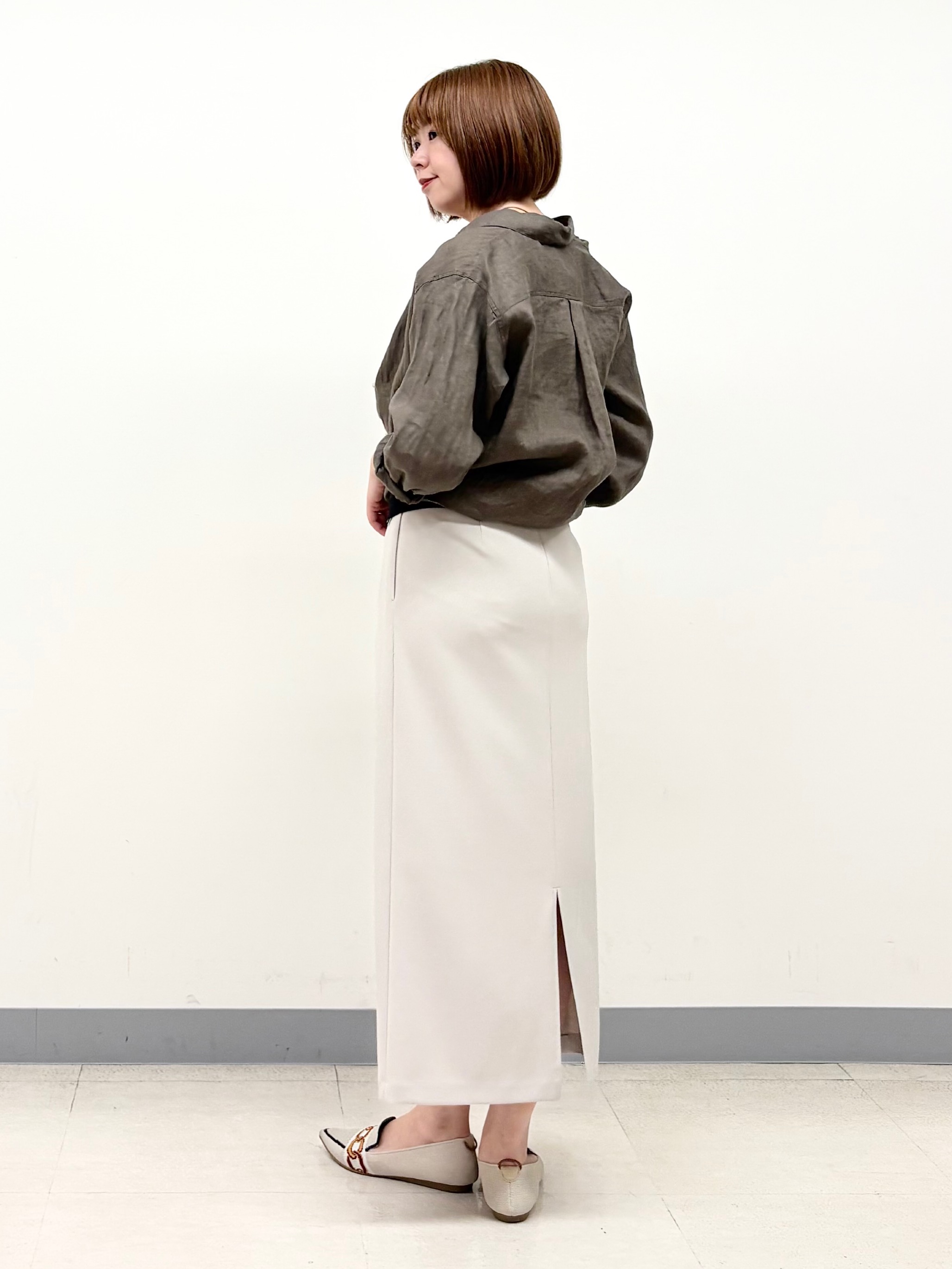 まいこさんの「INDIVI｜【接触冷感／2WAY】カシュクールリネンシャツ」を使ったコーディネート
