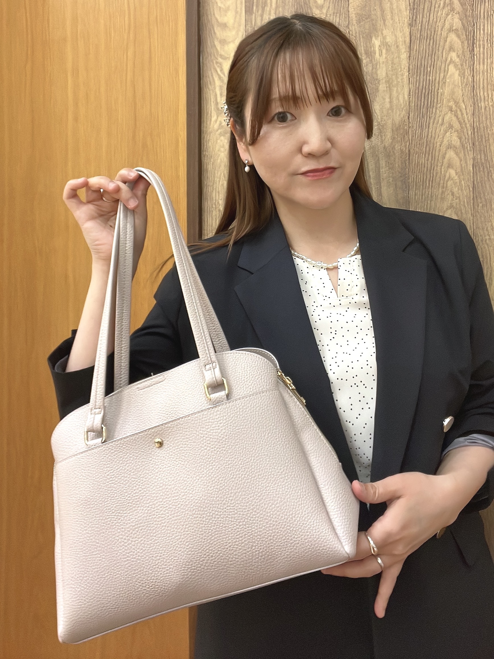 ゆっきーさんの「SHOO･LA･RUE｜【UV/セットアップ可】洗濯後しわになりにくい スキッパーブラウス」を使ったコーディネート