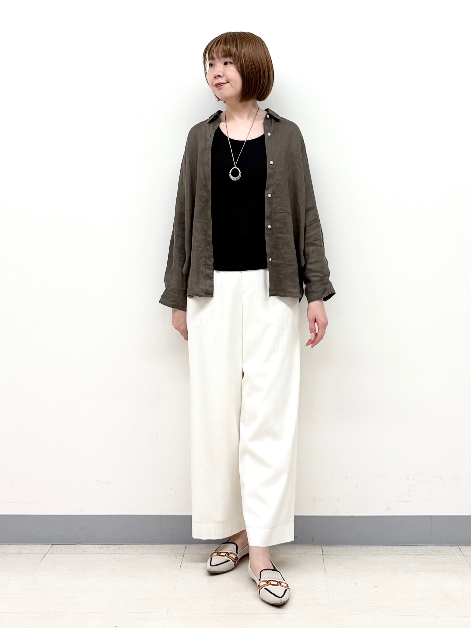 まいこさんの「INDIVI｜【接触冷感／2WAY】カシュクールリネンシャツ」を使ったコーディネート
