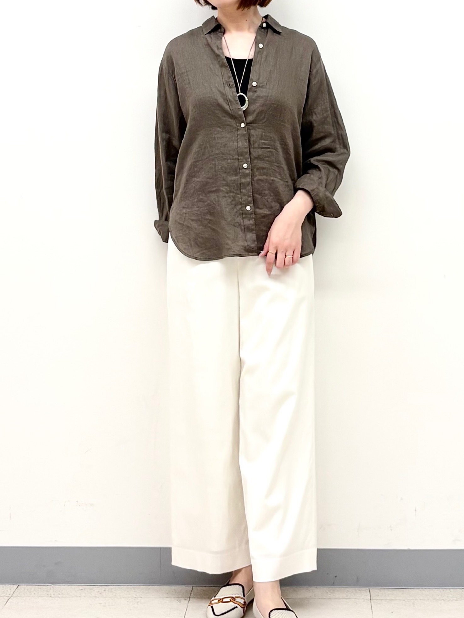 まいこさんの「INDIVI｜【接触冷感／2WAY】カシュクールリネンシャツ」を使ったコーディネート