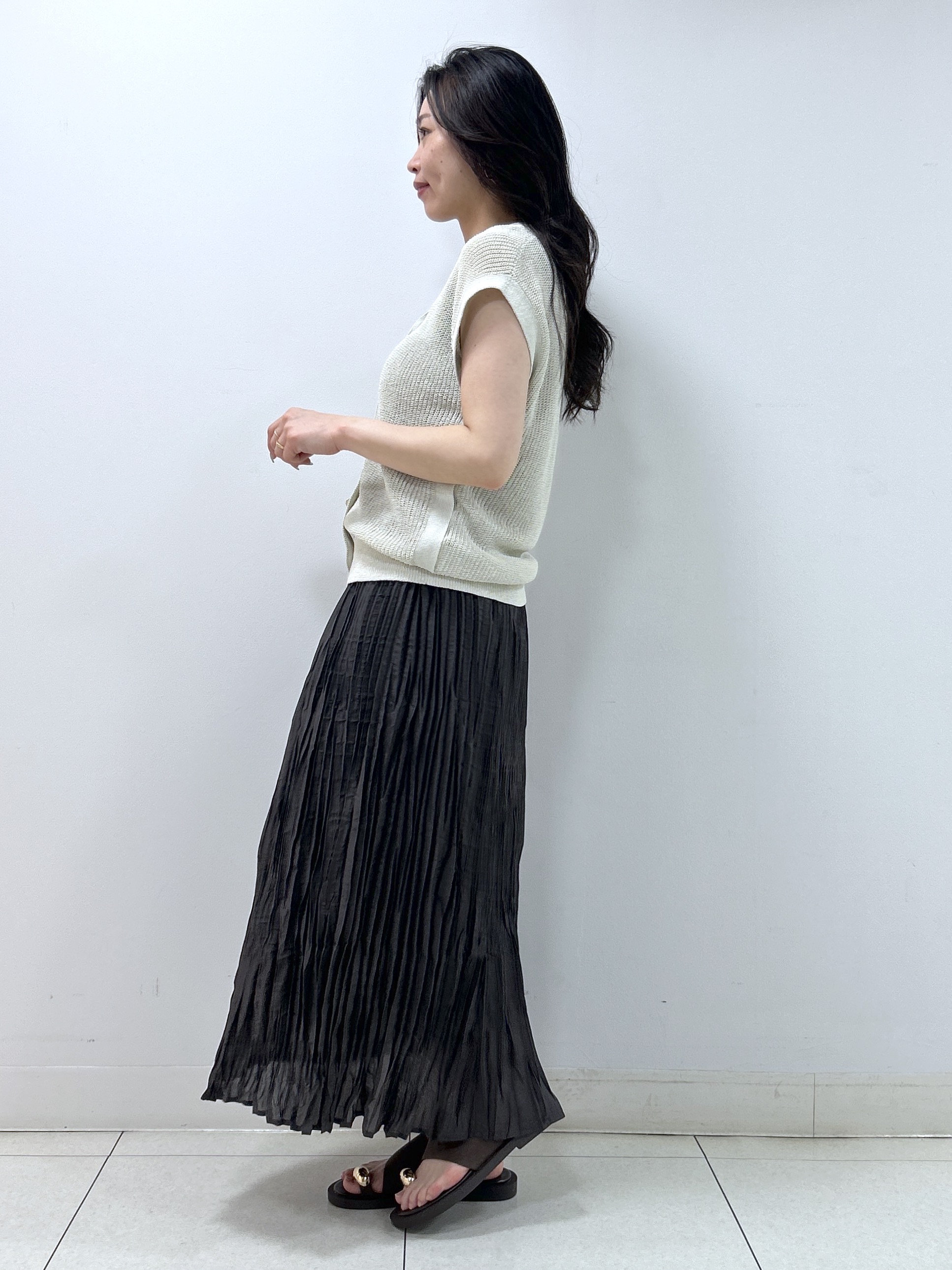 Kaiさんの「Dessin｜【洗える】ペーパー混ニットベスト」を使ったコーディネート