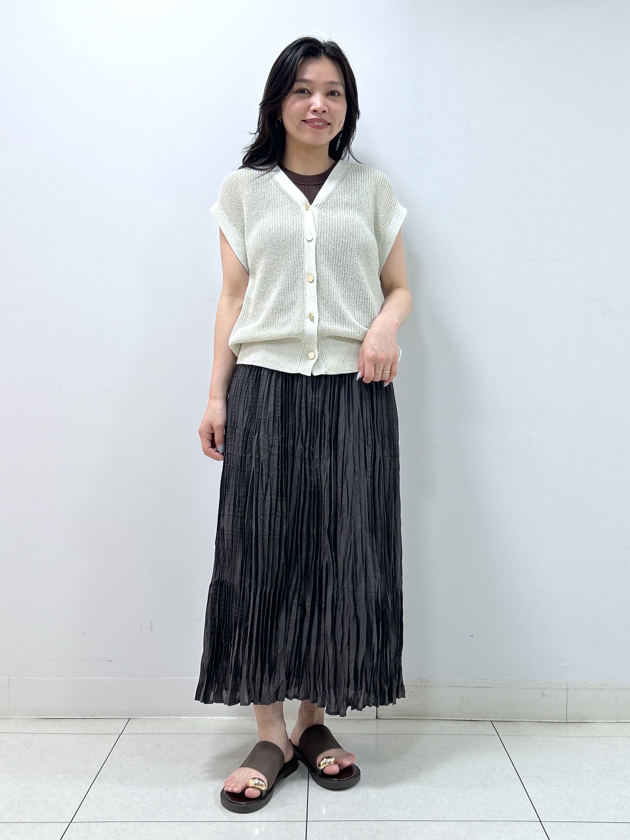 Kaiさんの「Dessin｜【洗える】ペーパー混ニットベスト」を使ったコーディネート
