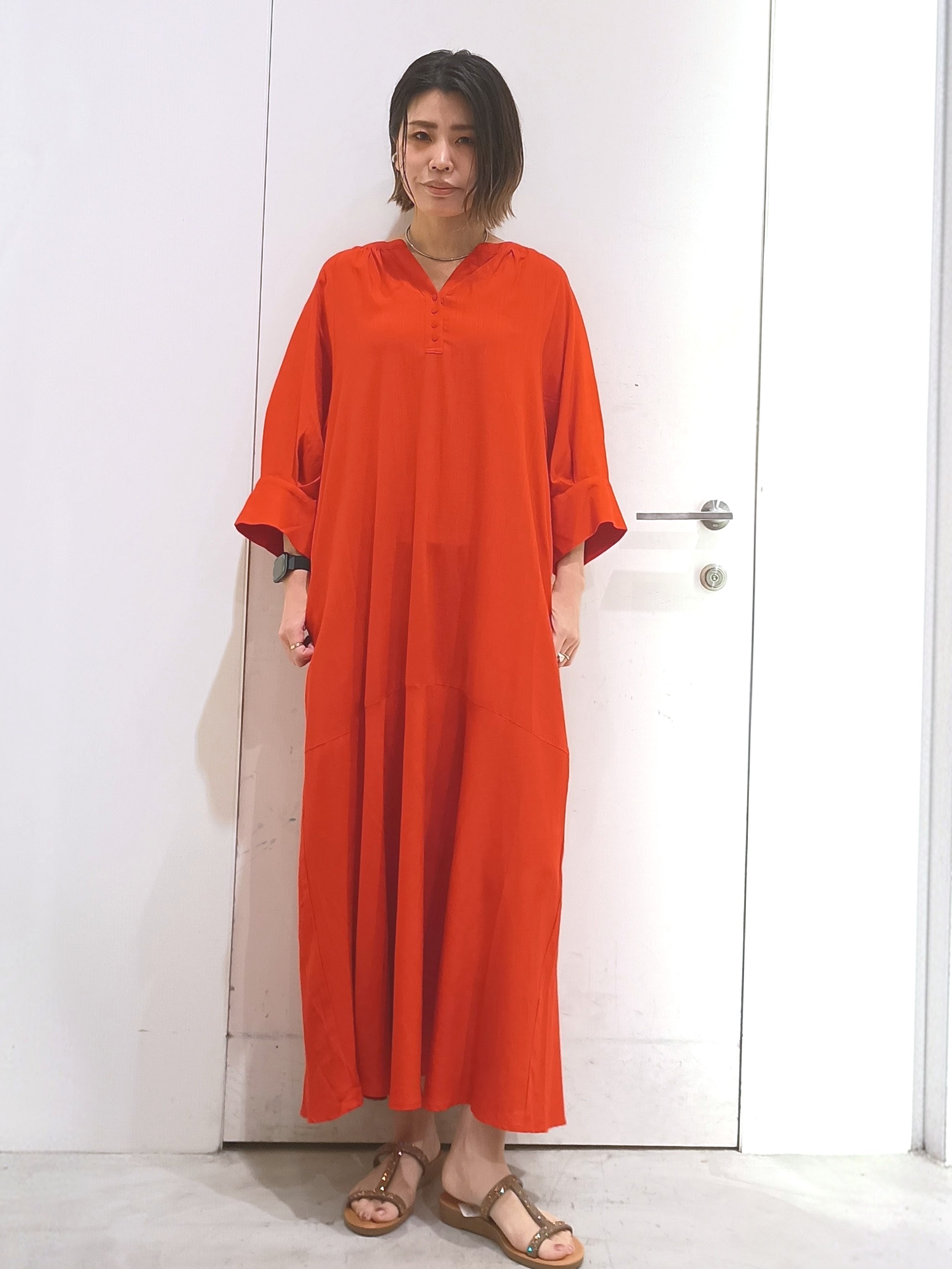 shinkoさんの「OPAQUE.CLIP｜キーネックロングワンピース【洗える】」を使ったコーディネート