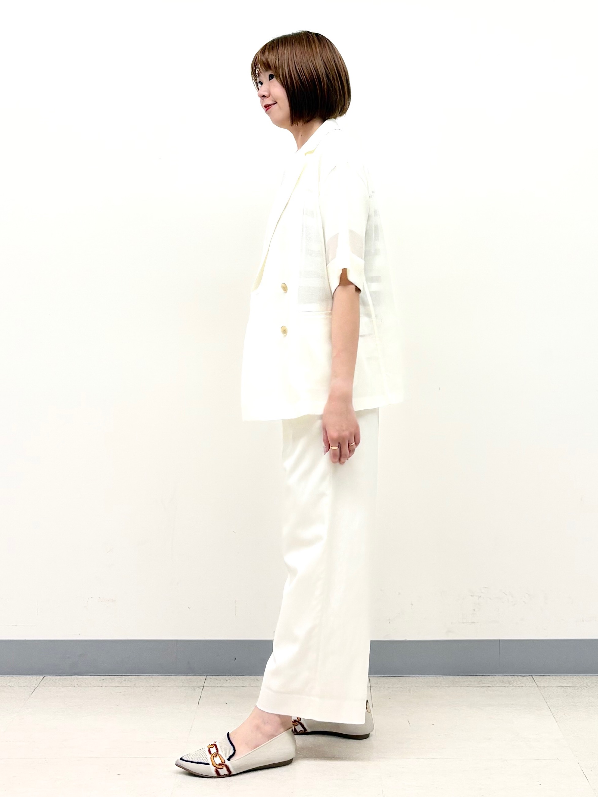 まいこさんの「INDIVI｜【洗える／メッシュ素材／SETUP可能】半袖シアージャケット」を使ったコーディネート