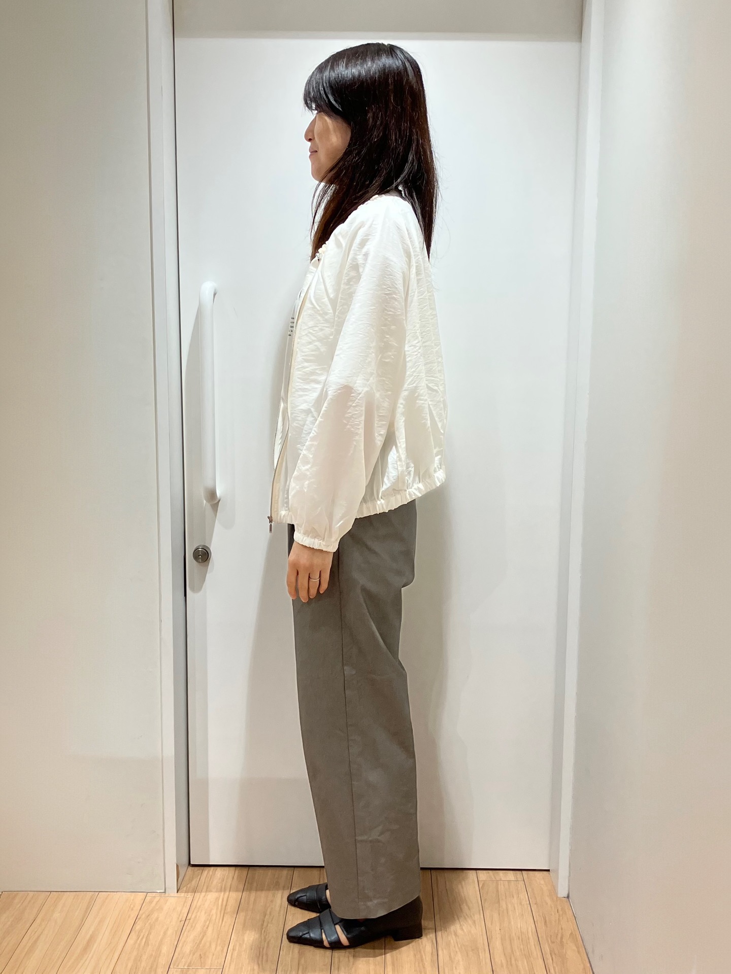 こばさんの「grove｜気温調整にも◎ブラウス感覚で羽織れるシアーブルゾン」を使ったコーディネート