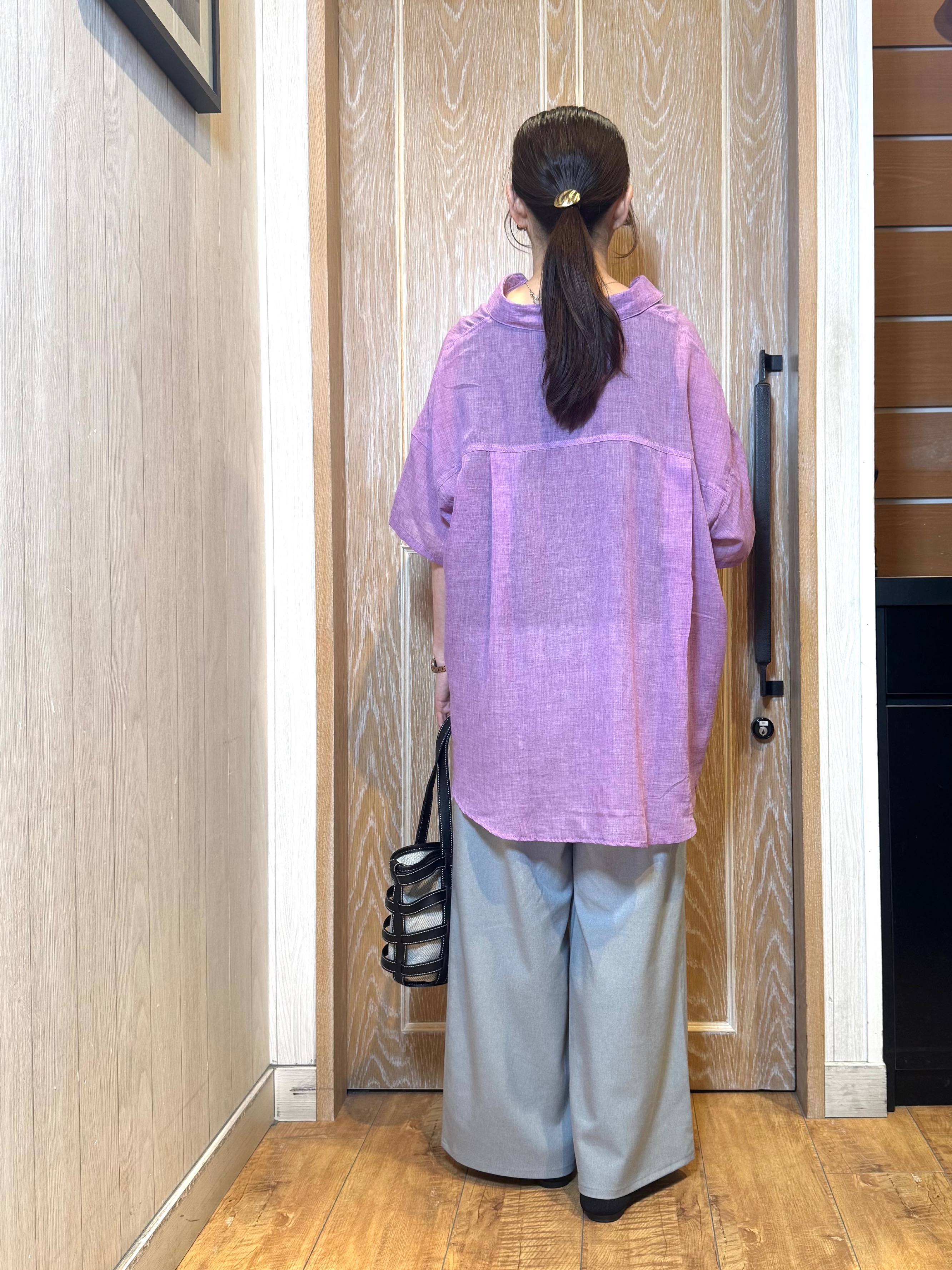 KAORIさんの「SHOO･LA･RUE｜ヒップがすっぽり隠れる やわらか5分袖シアーシャツ」を使ったコーディネート