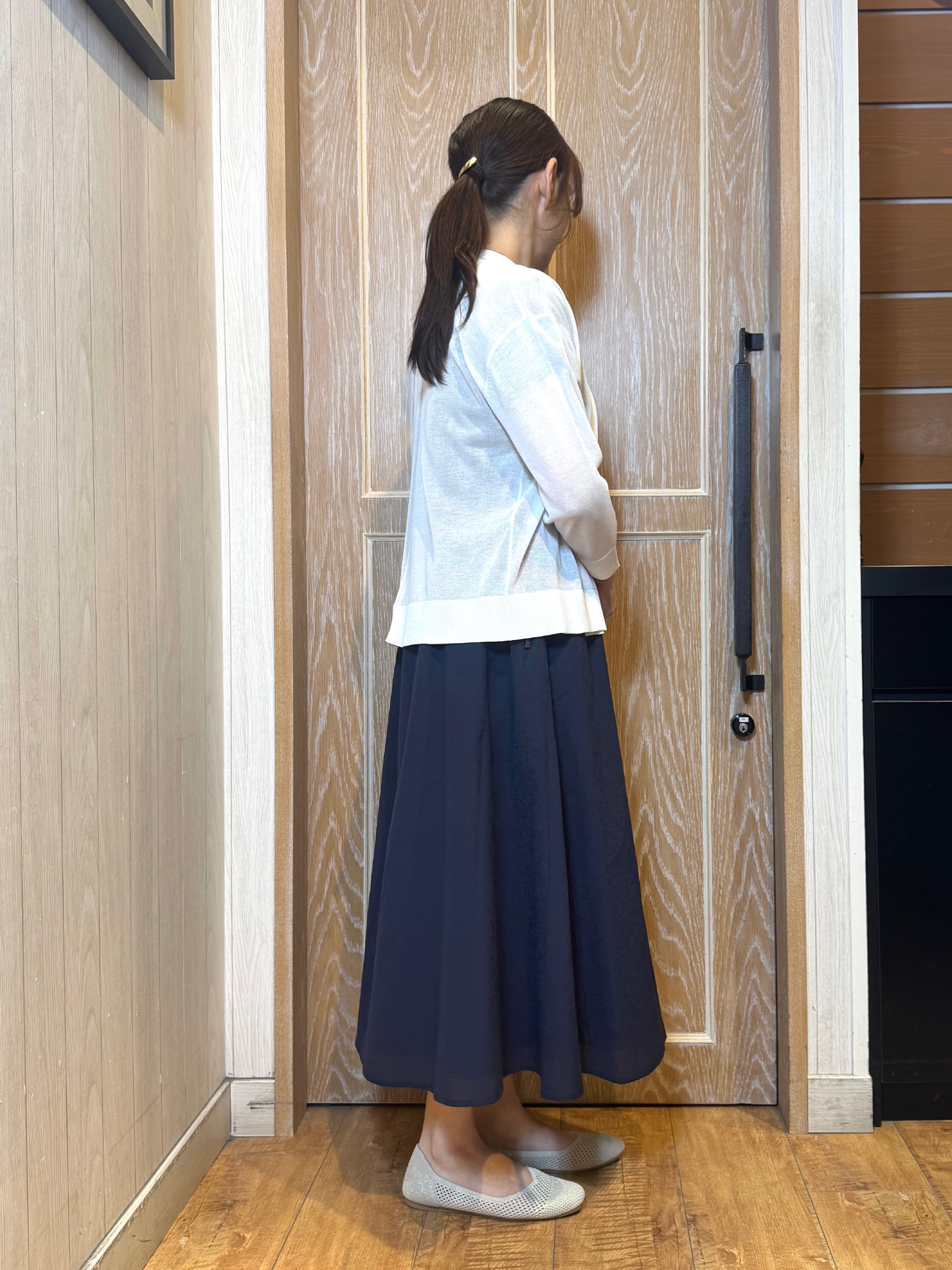 KAORIさんの「SHOO･LA･RUE｜【洗濯機可/S-LL】オンにもオフにも マルチに使えるボタンレスカーディガン」を使ったコーディネート