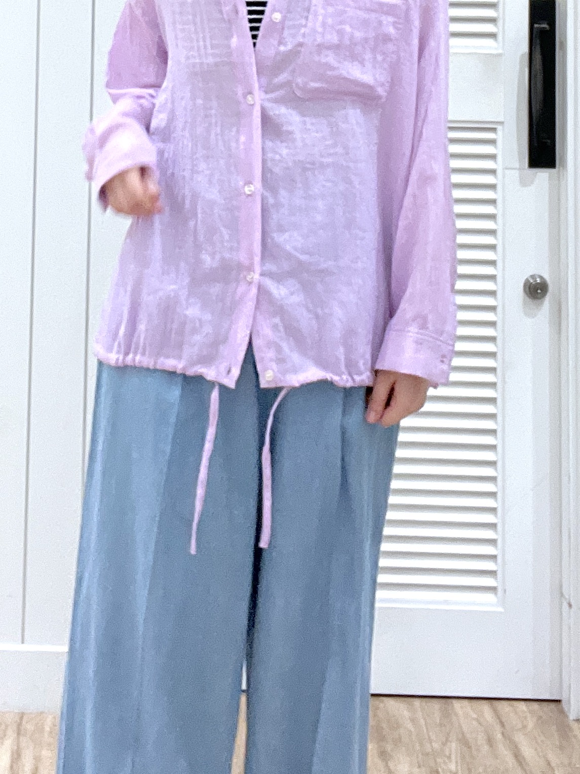 Makinoさんの「Dessin｜【洗える】ドロストリングシアーシャツ」を使ったコーディネート