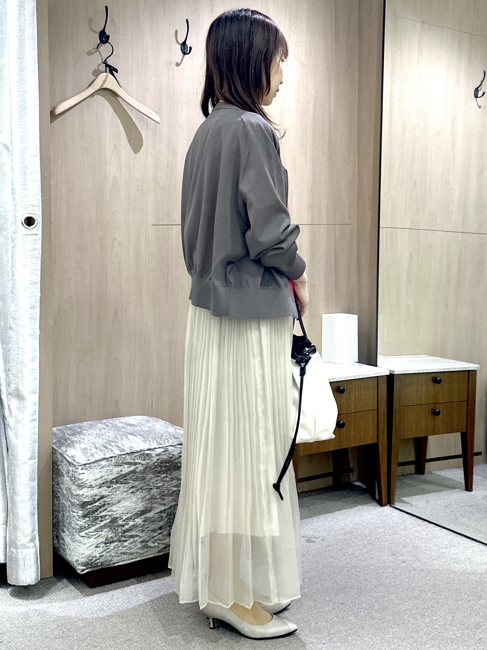 Miwaさんの「UNTITLED｜【11色展開/体型カバー】前後2WAYフレンチスリーブニット」を使ったコーディネート
