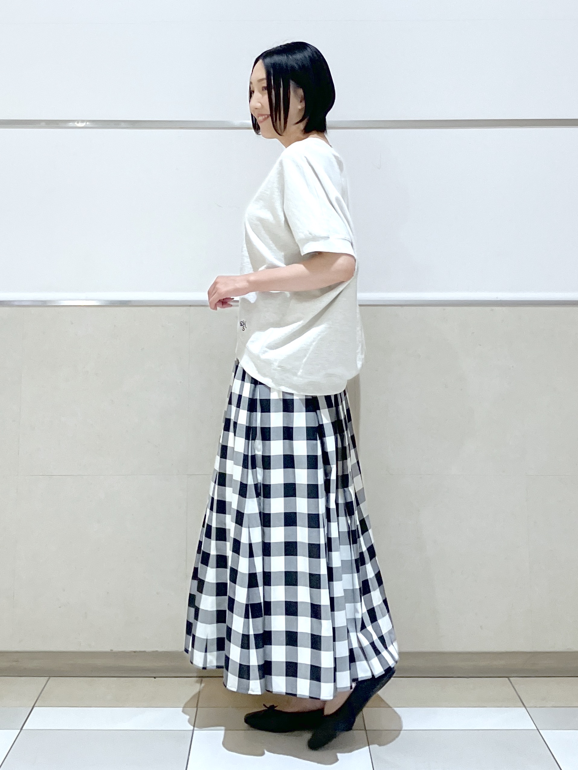 eriko さんの「Dessin｜【洗える】ミニ裏毛ドルマンスリーブプルオーバー」を使ったコーディネート