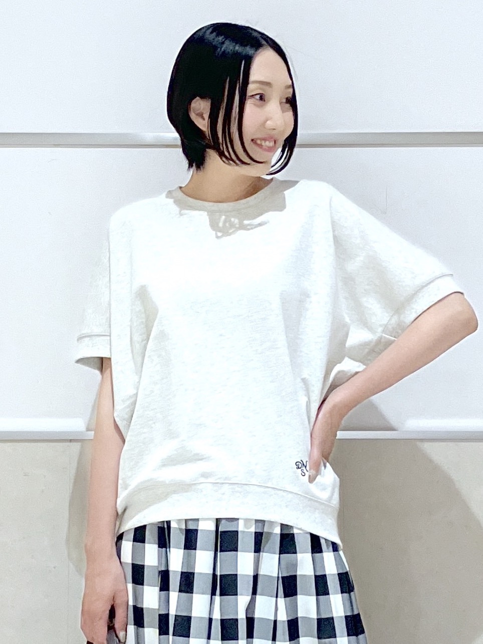 eriko さんの「Dessin｜【洗える】ミニ裏毛ドルマンスリーブプルオーバー」を使ったコーディネート