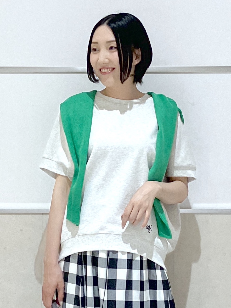 eriko さんの「Dessin｜【洗える】ミニ裏毛ドルマンスリーブプルオーバー」を使ったコーディネート