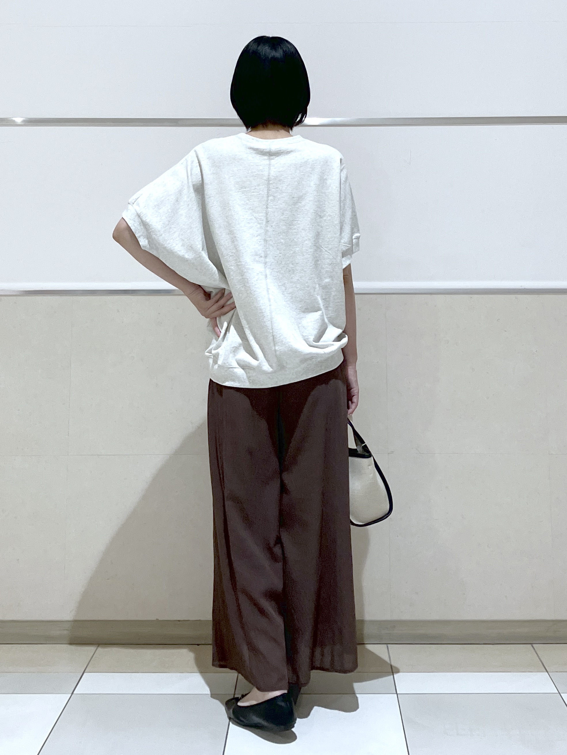 eriko さんの「Dessin｜【洗える】ミニ裏毛ドルマンスリーブプルオーバー」を使ったコーディネート