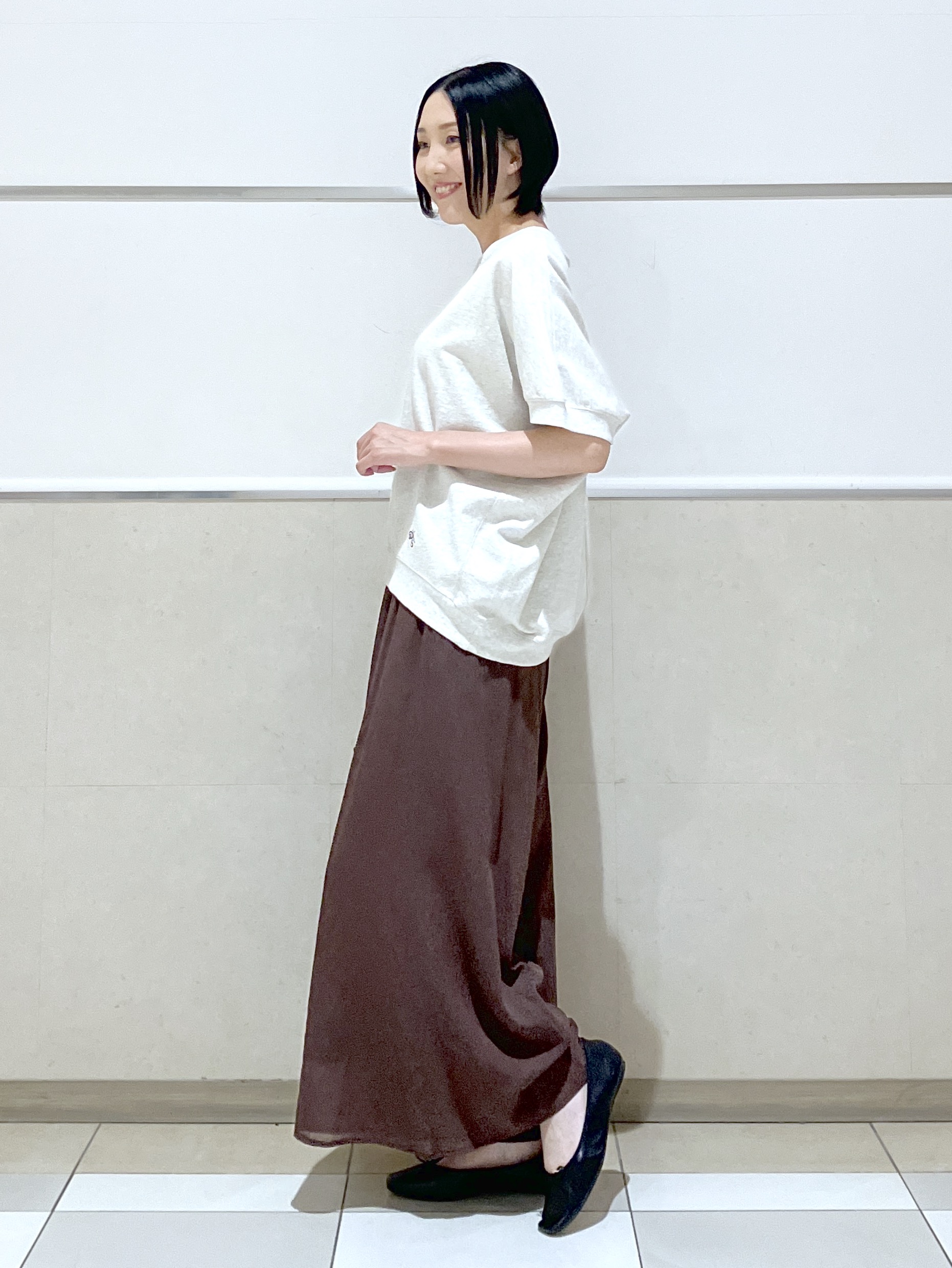 eriko さんの「Dessin｜【洗える】ミニ裏毛ドルマンスリーブプルオーバー」を使ったコーディネート