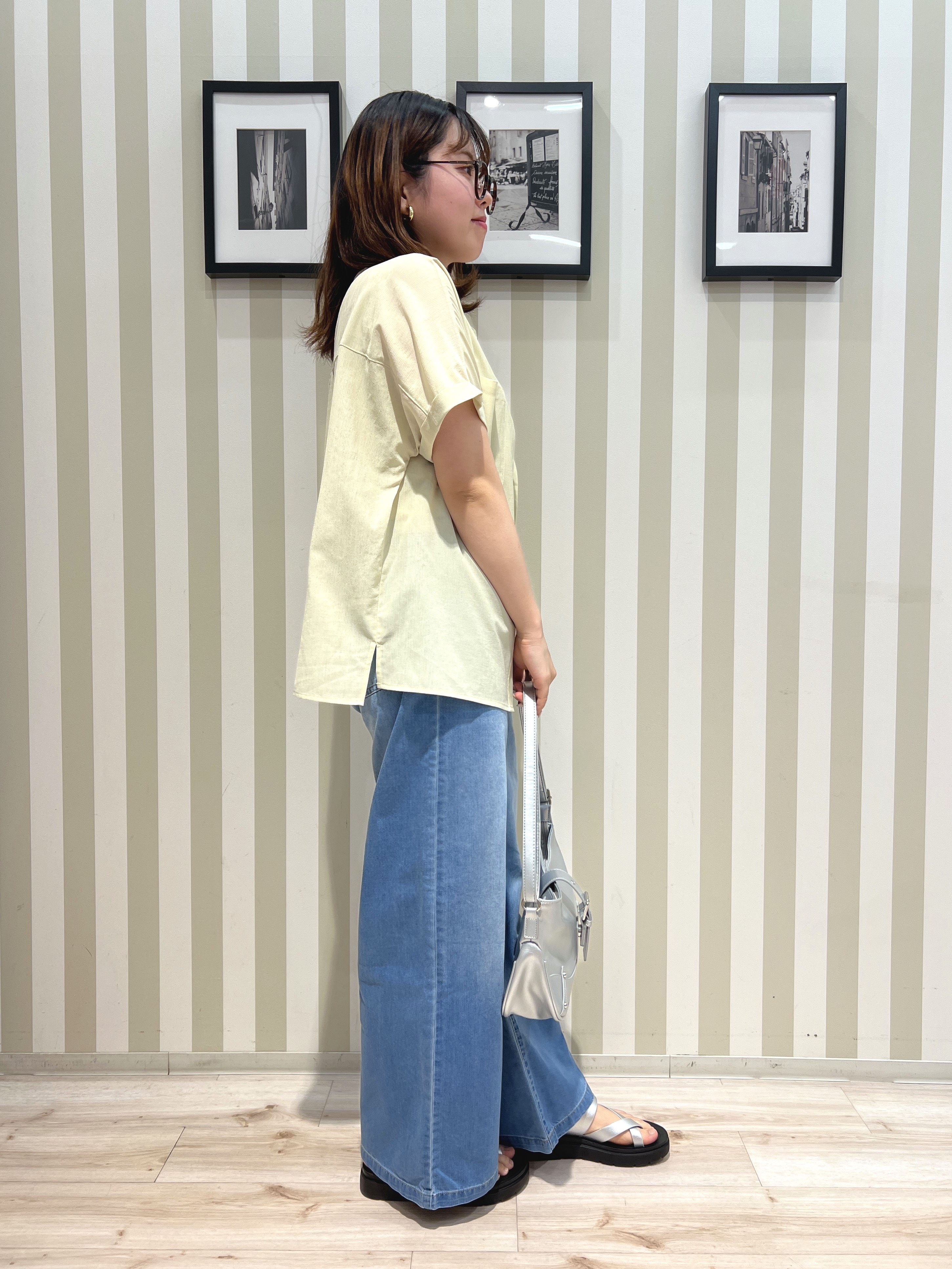 manaさんの「SHOO･LA･RUE｜【通気性〇/UV/S-LL】風が通り抜ける 半袖バンドカラーシアーシャツ」を使ったコーディネート