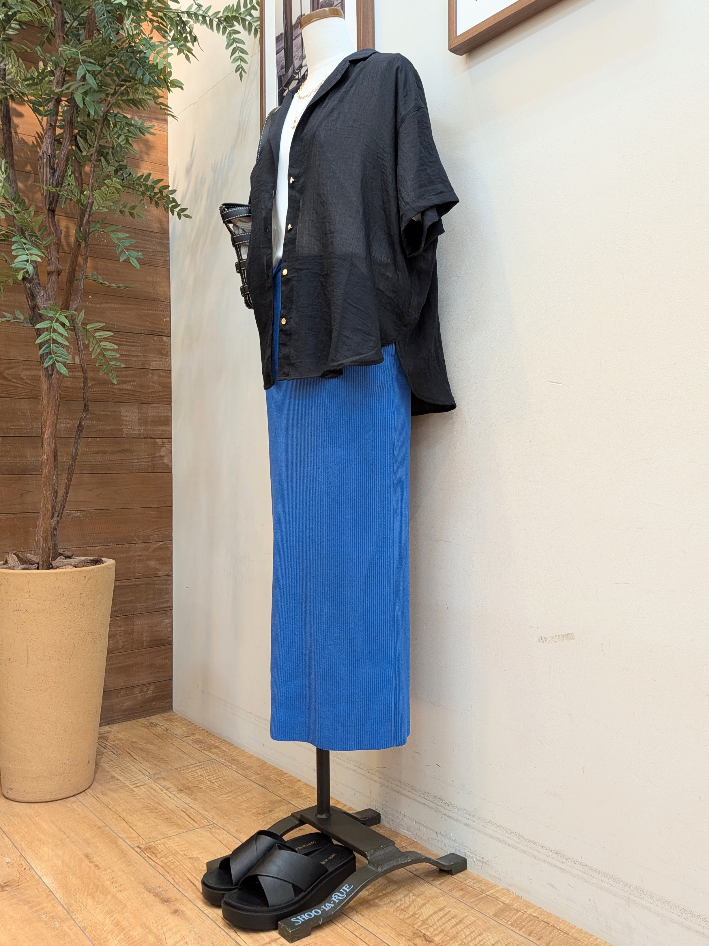 うっちーさんの「SHOO･LA･RUE｜【S-LL】ナチュラルに決まる 半袖シアーシャツジャケット」を使ったコーディネート