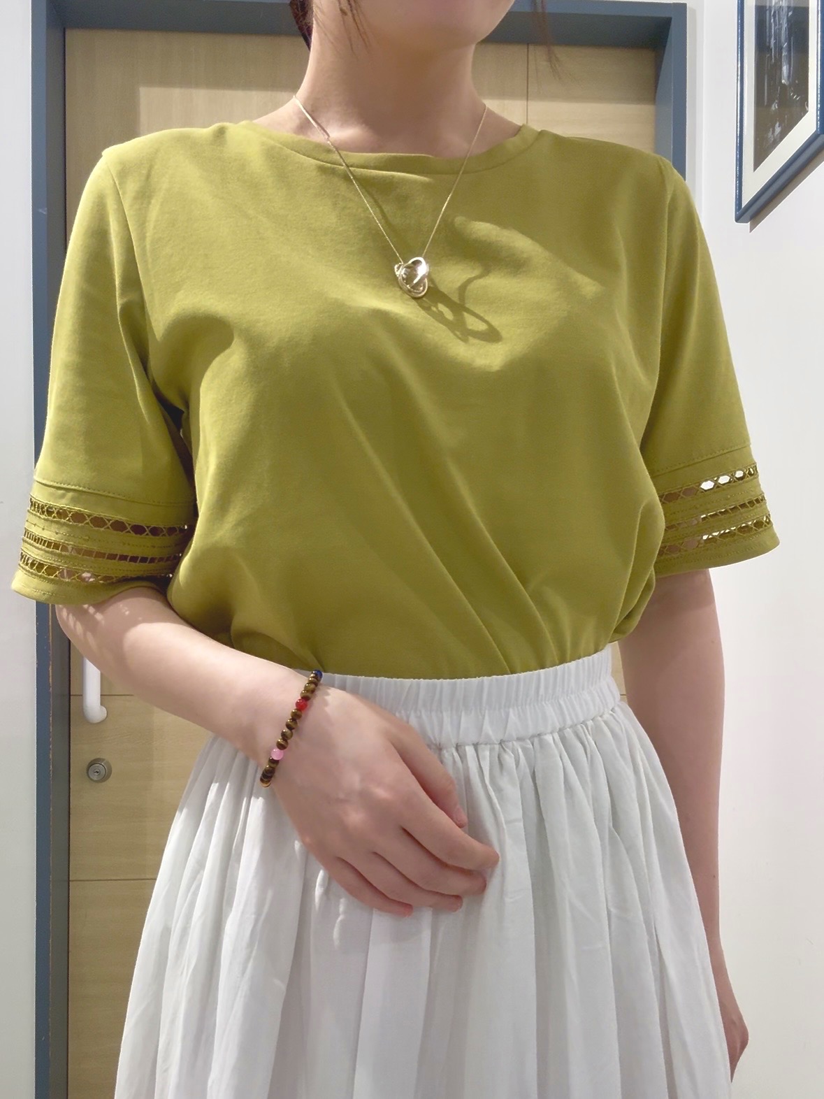 さあやさんの「grove｜【二の腕カバー/UV】袖口透かし刺繍Tシャツ」を使ったコーディネート