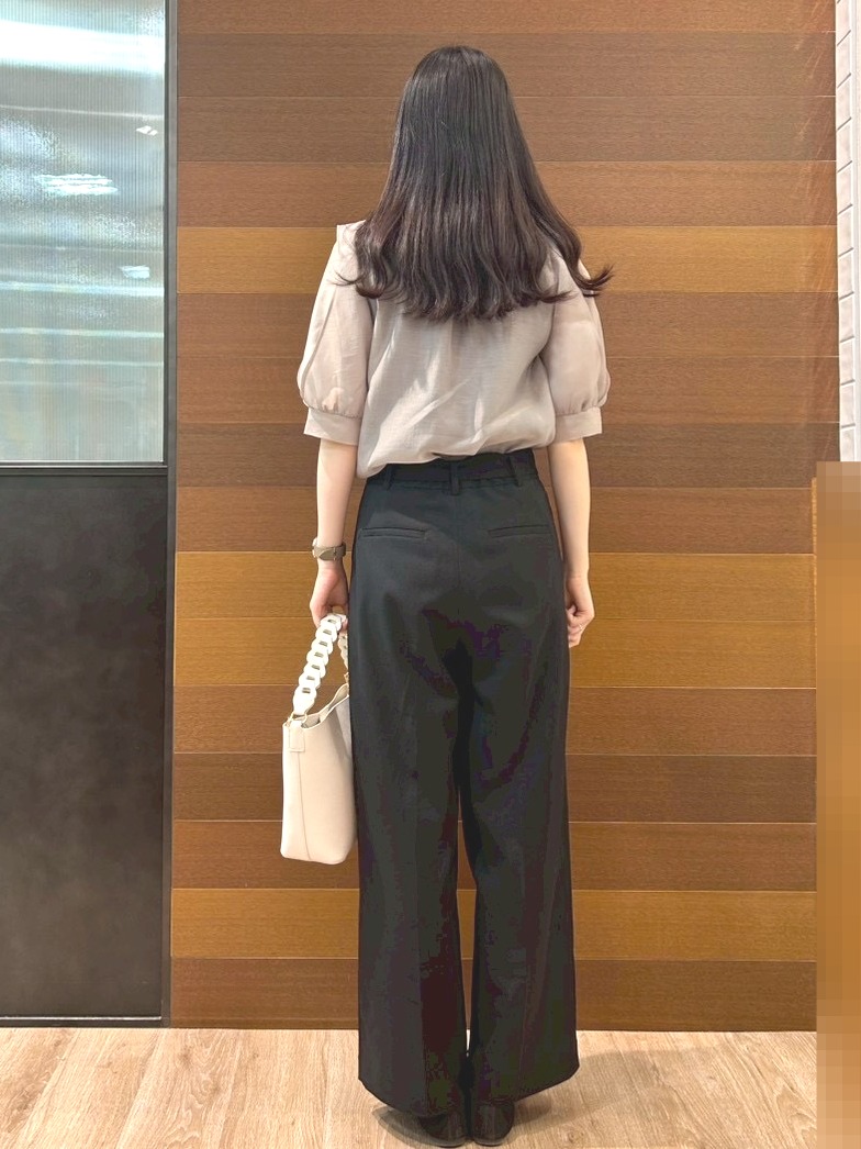 hinaさんの「OPAQUE.CLIP｜【マツコの知らない世界で紹介】オーガンシアーリボンフリルブラウス《洗濯機OK／イージーアイロン》」を使ったコーディネート