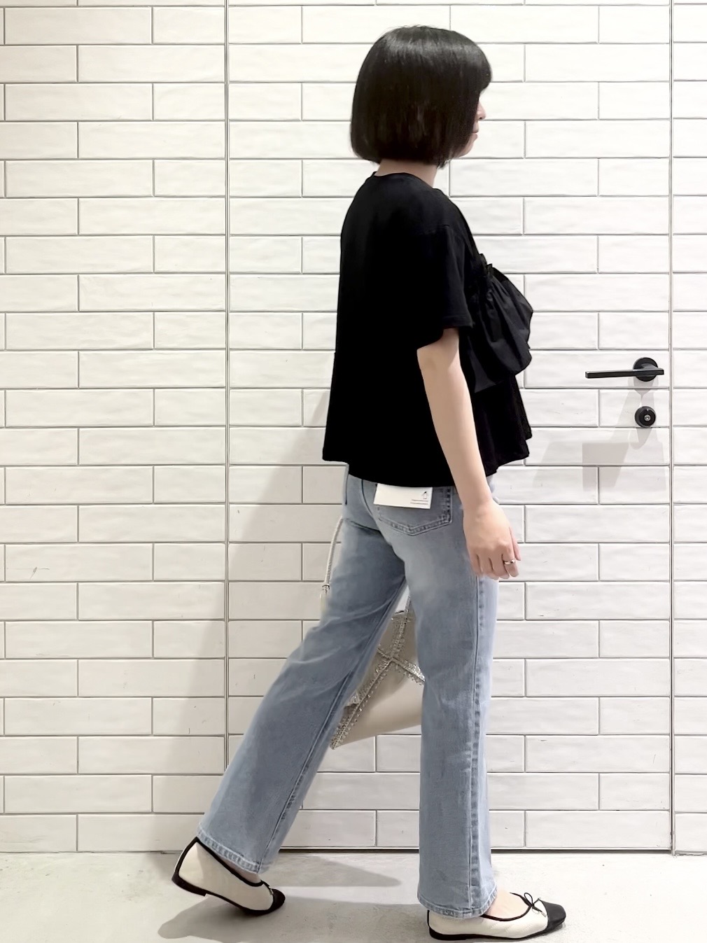 しおりさんの「OPAQUE.CLIP｜【接触冷感】アシメフリルドッキングカットソー《洗濯機OK》」を使ったコーディネート