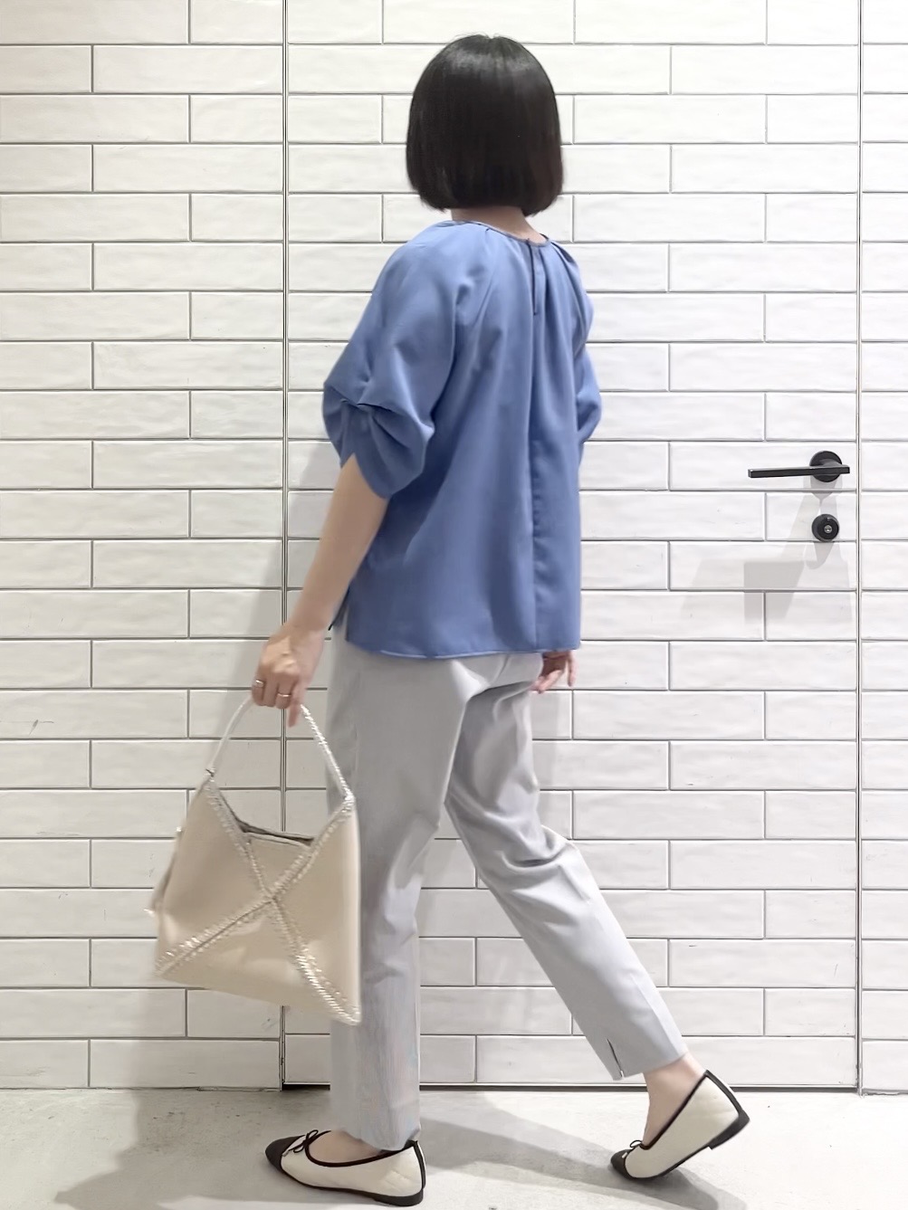 しおりさんの「OPAQUE.CLIP｜【接触冷感／吸水速乾】リネンライク タックスリーブブラウス《セットアップ対応／洗濯機OK》」を使ったコーディネート