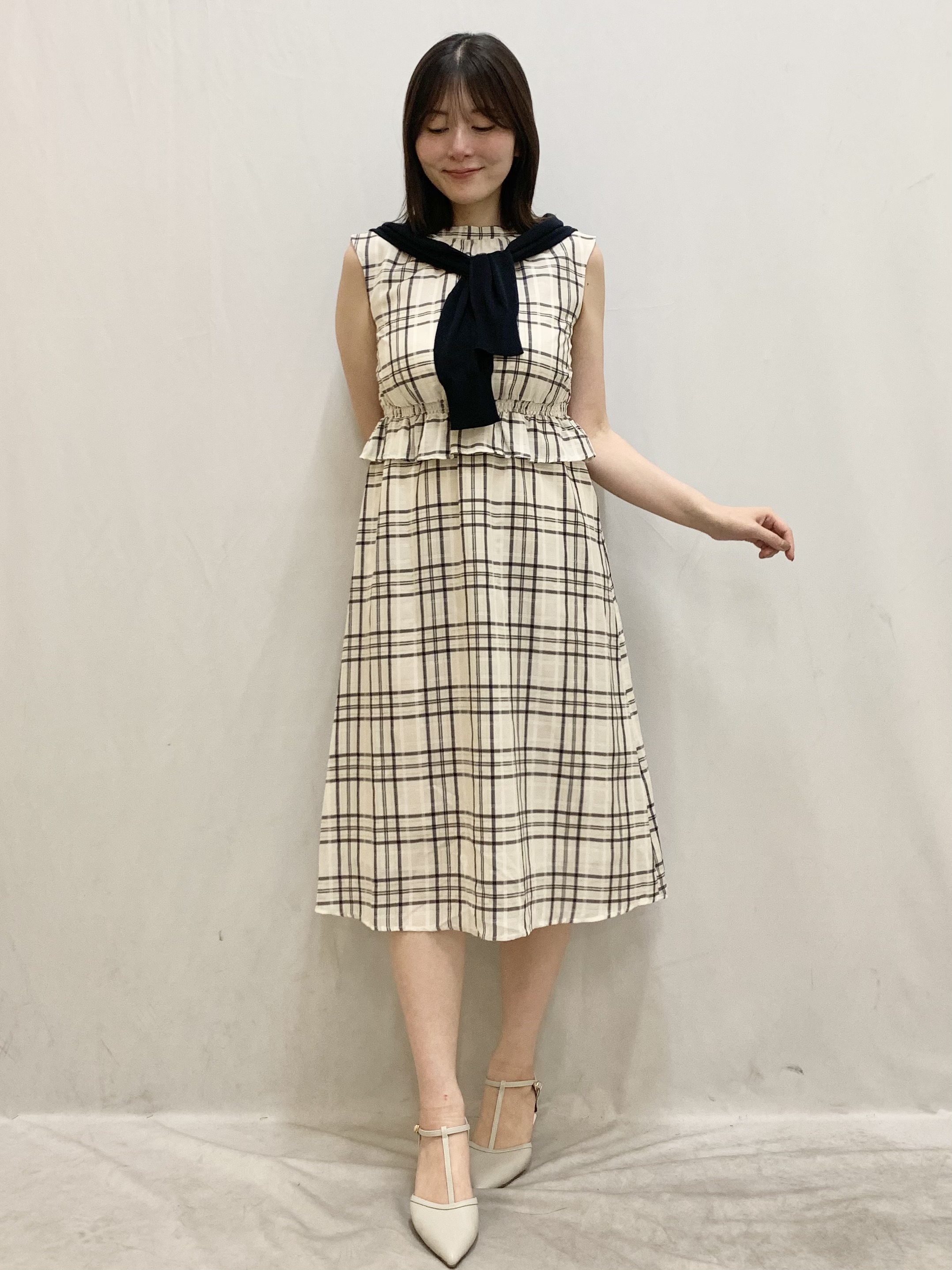 kasumiさんの「index｜【接触冷感】ビジューボタンカーディガン《抗ピリング／洗濯機OK》」を使ったコーディネート