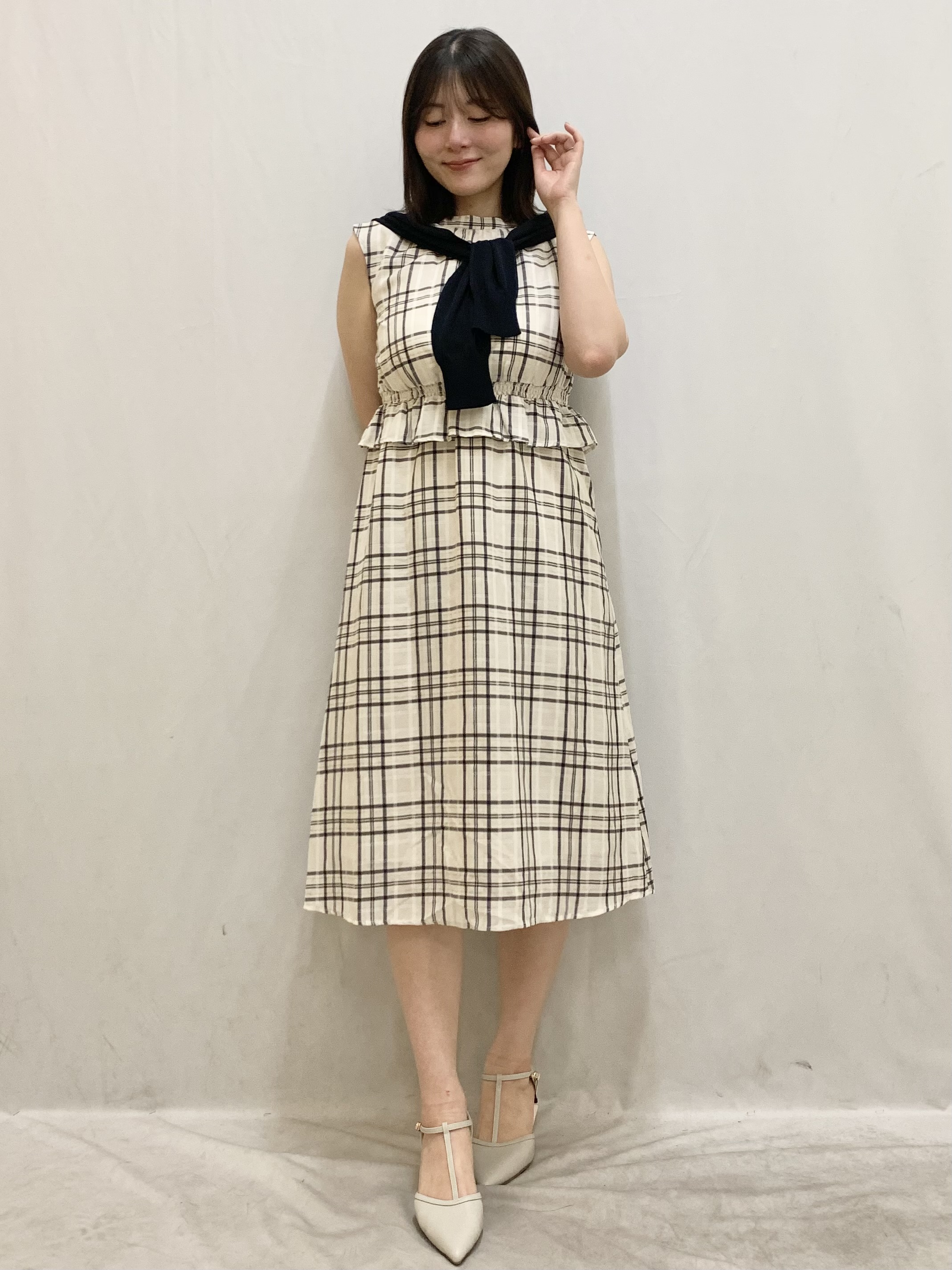 kasumiさんの「index｜【接触冷感】ビジューボタンカーディガン《抗ピリング／洗濯機OK》」を使ったコーディネート