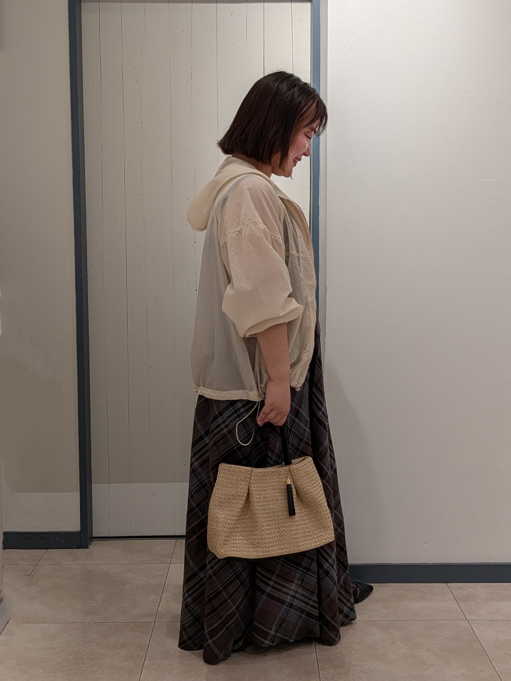 yukikaさんの「grove｜【洗濯機OK】朝晩の気温差に◎軽やかシアーナイロンフーディブルゾン」を使ったコーディネート