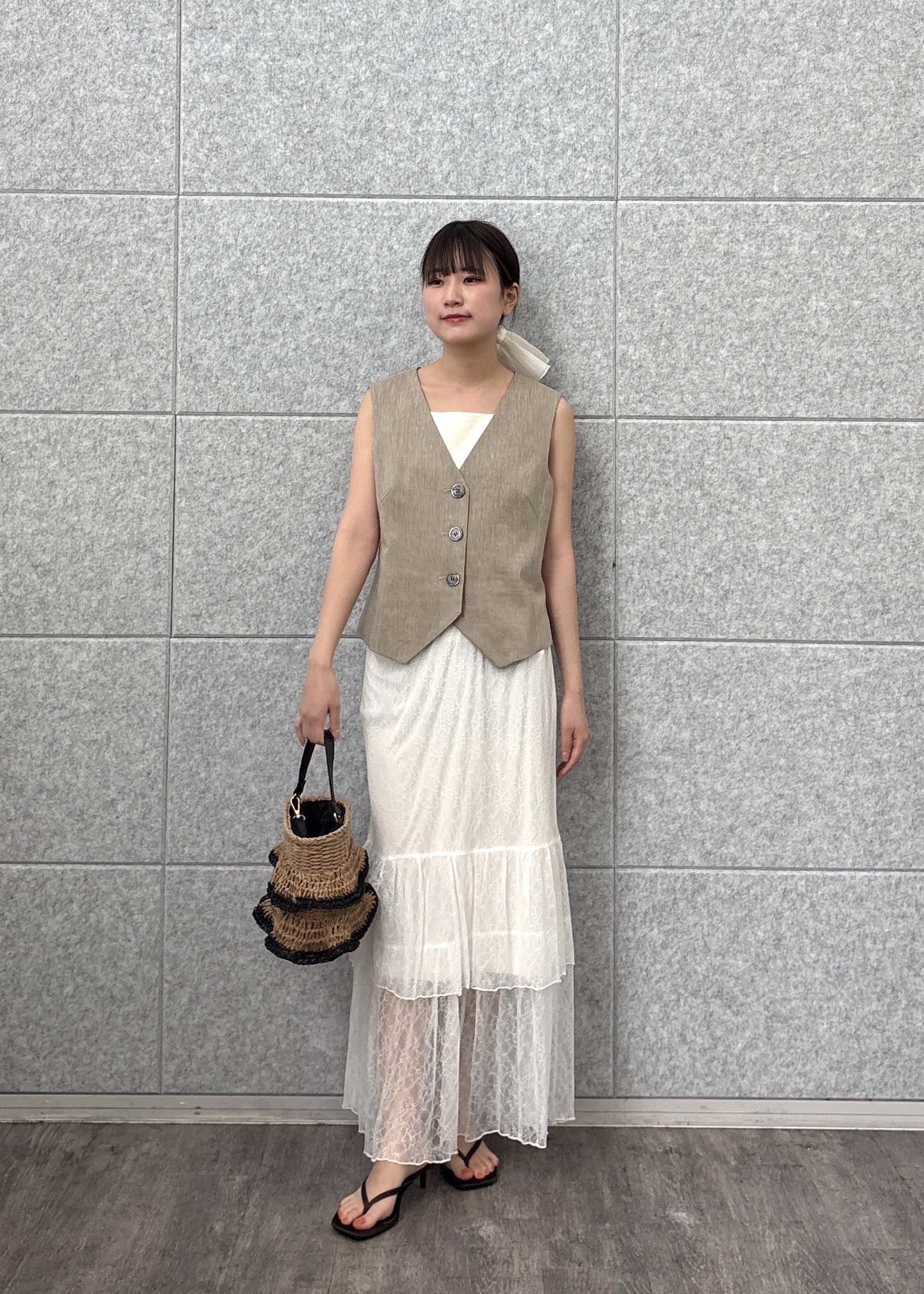 Renoさんの「INDIVI｜リネンショートジレ」を使ったコーディネート