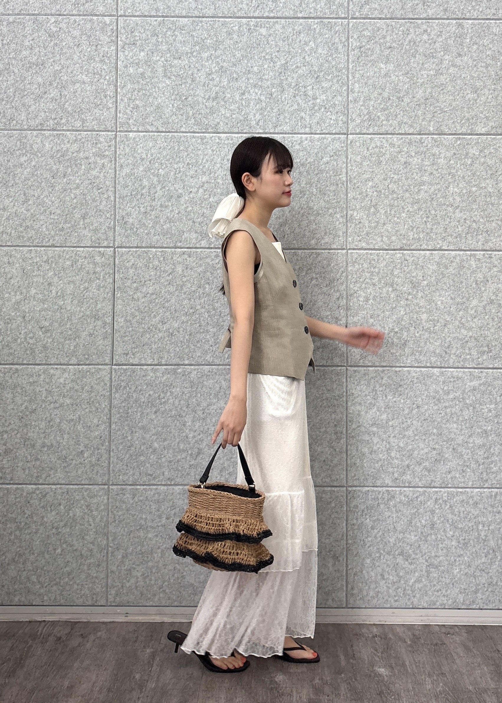 Renoさんの「INDIVI｜リネンショートジレ」を使ったコーディネート