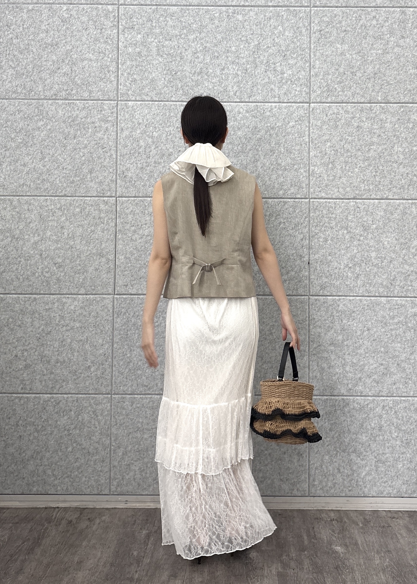 Renoさんの「INDIVI｜リネンショートジレ」を使ったコーディネート