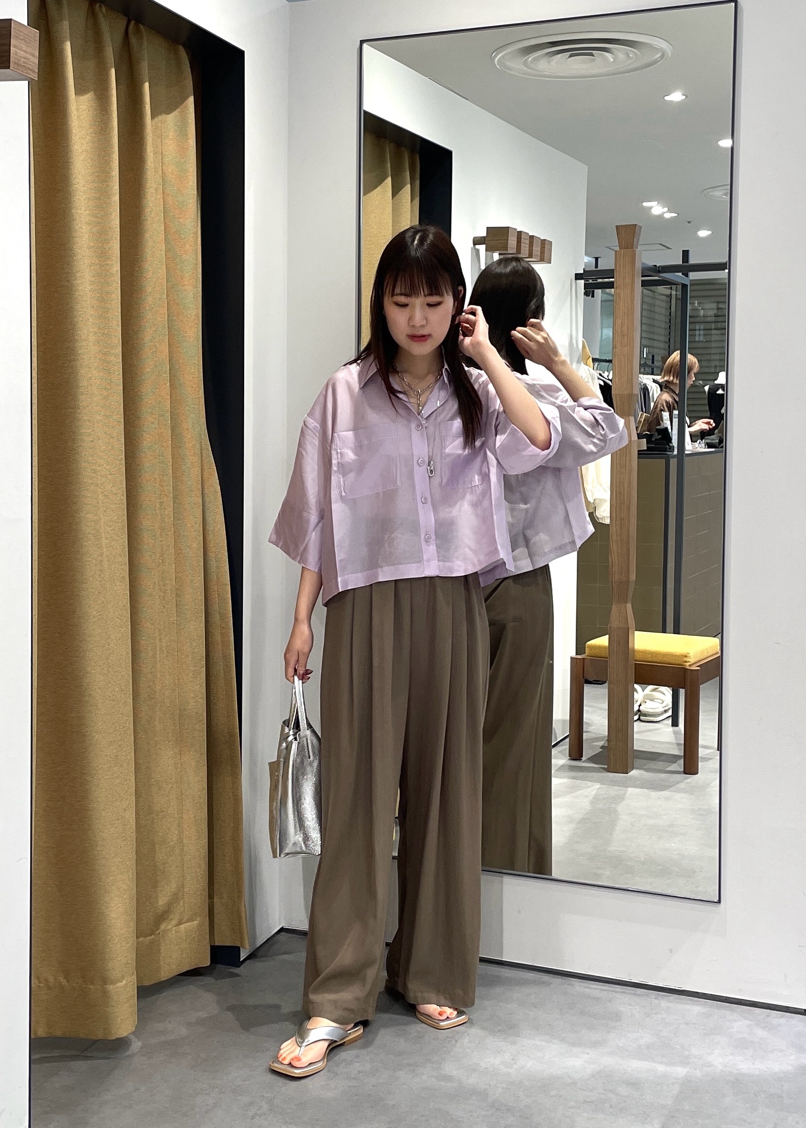 Renoさんの「INDIVI｜ボックスシルエットシアーシャツ【接触冷感】」を使ったコーディネート