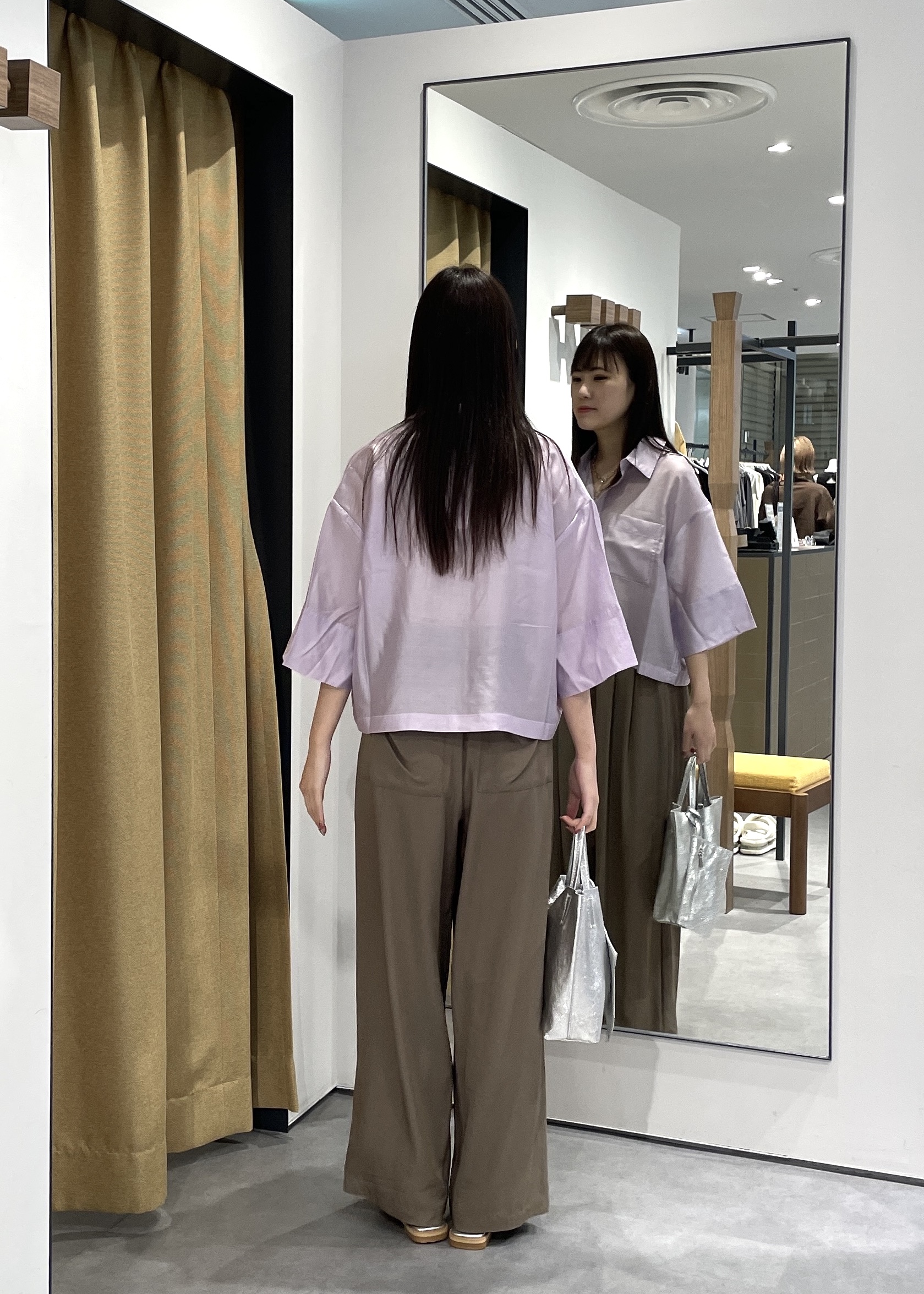 Renoさんの「INDIVI｜ボックスシルエットシアーシャツ【接触冷感】」を使ったコーディネート