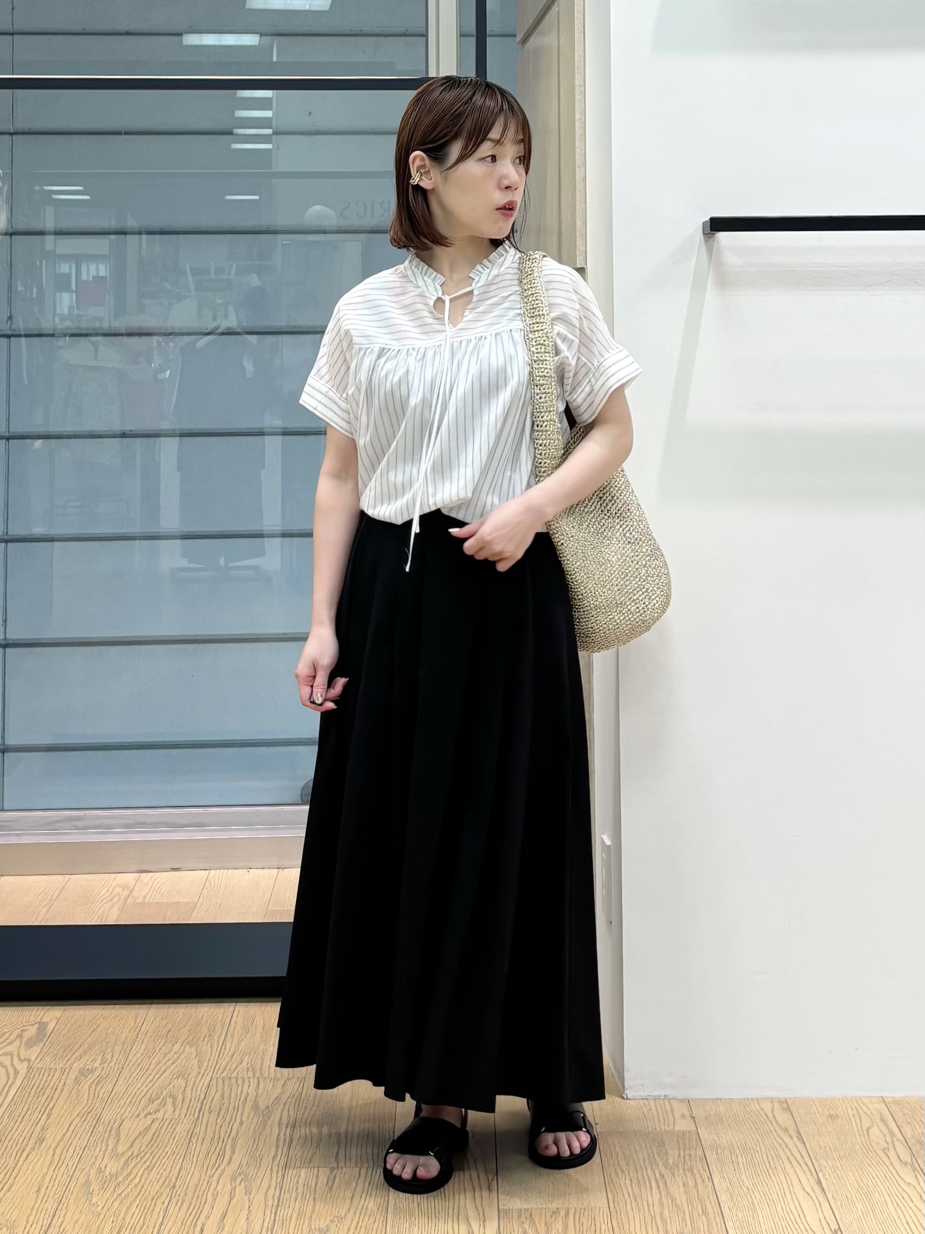 asamiさんの「INDIVI｜【洗える／軽やか】フリル衿ギャザーブラウス」を使ったコーディネート