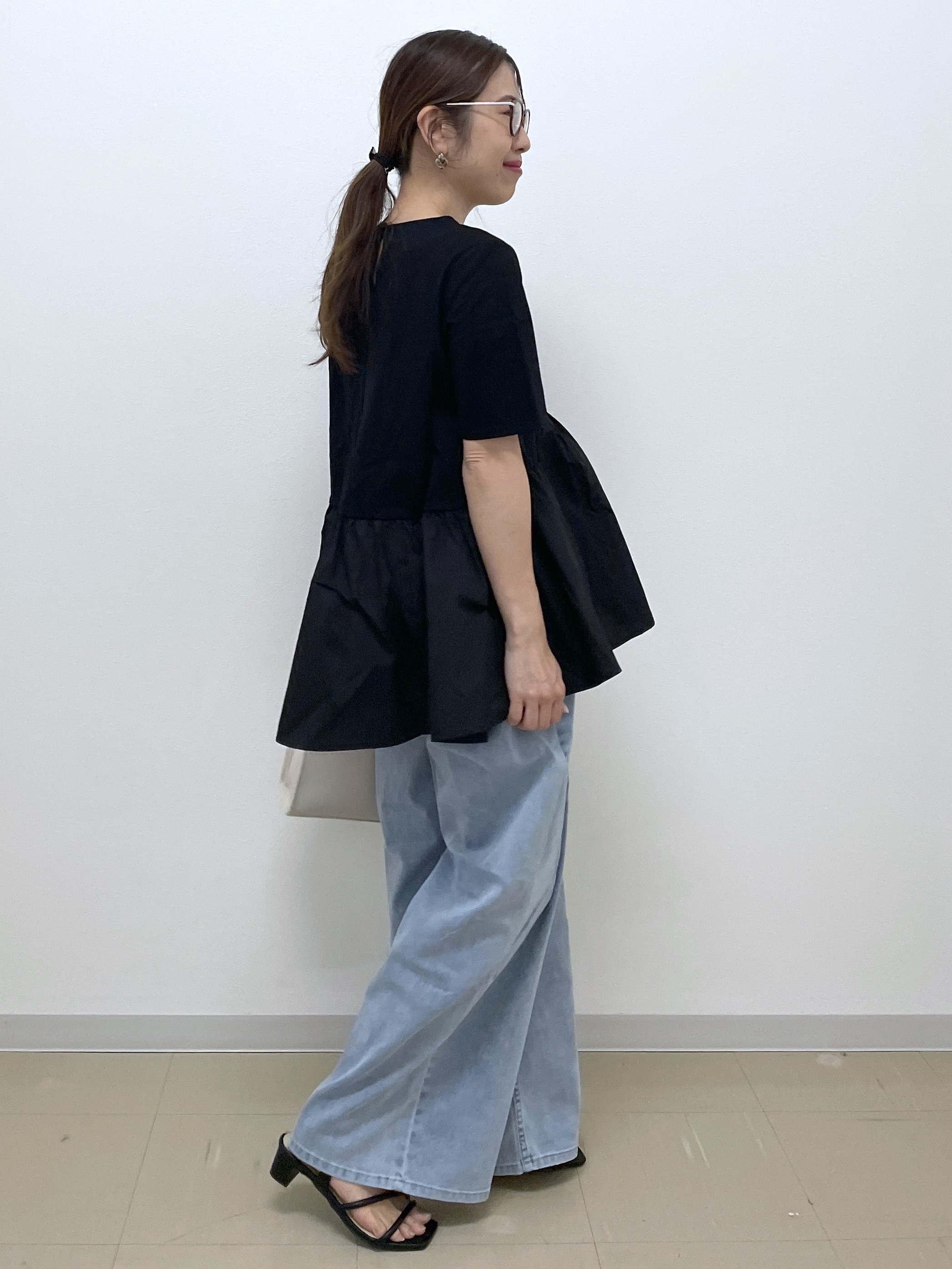 Akiさんの「OPAQUE.CLIP｜ペプラムドッキングカットソー【洗濯機OK】」を使ったコーディネート