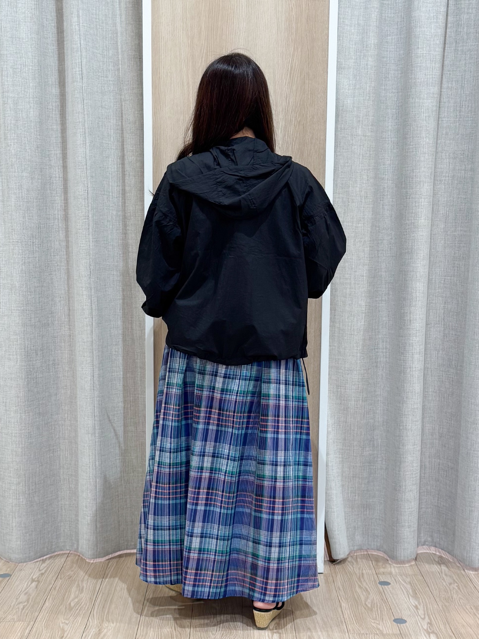 sachiさんの「grove｜【洗濯機OK】朝晩の気温差に◎軽やかシアーナイロンフーディブルゾン」を使ったコーディネート