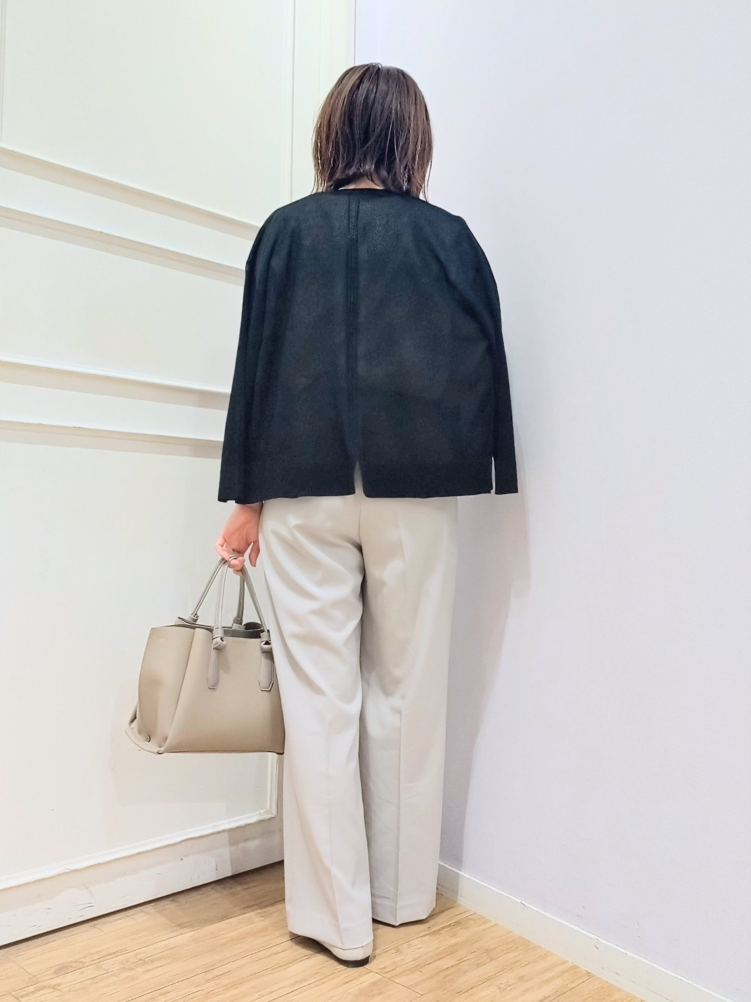 miomioさんの「SHOO･LA･RUE｜【洗濯機可/S-LL】オンにもオフにも マルチに使えるボタンレスカーディガン」を使ったコーディネート