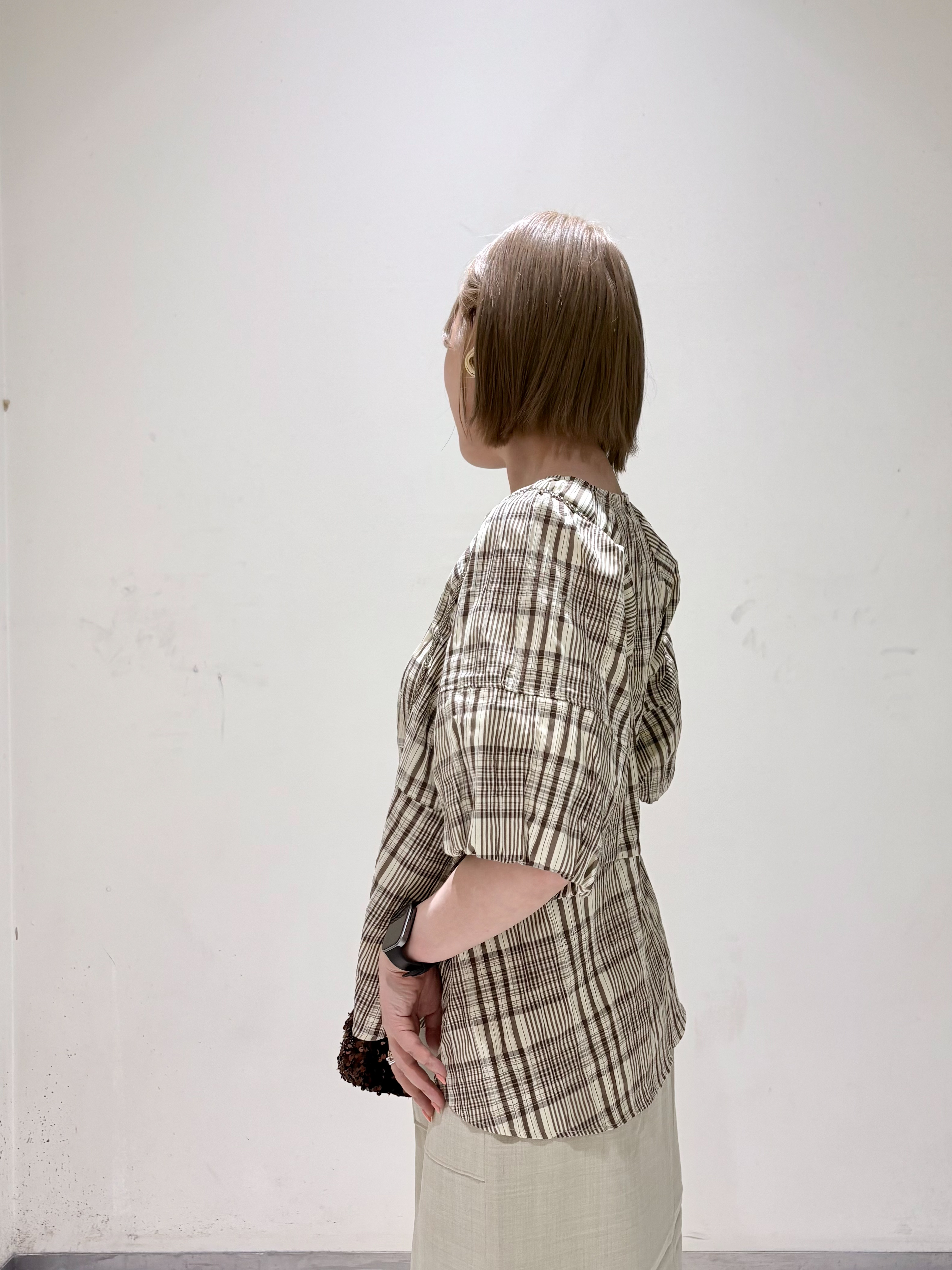 みきちぃさんの「OPAQUE.CLIP｜チェック柄ペプラムブラウス【洗濯機OK】」を使ったコーディネート
