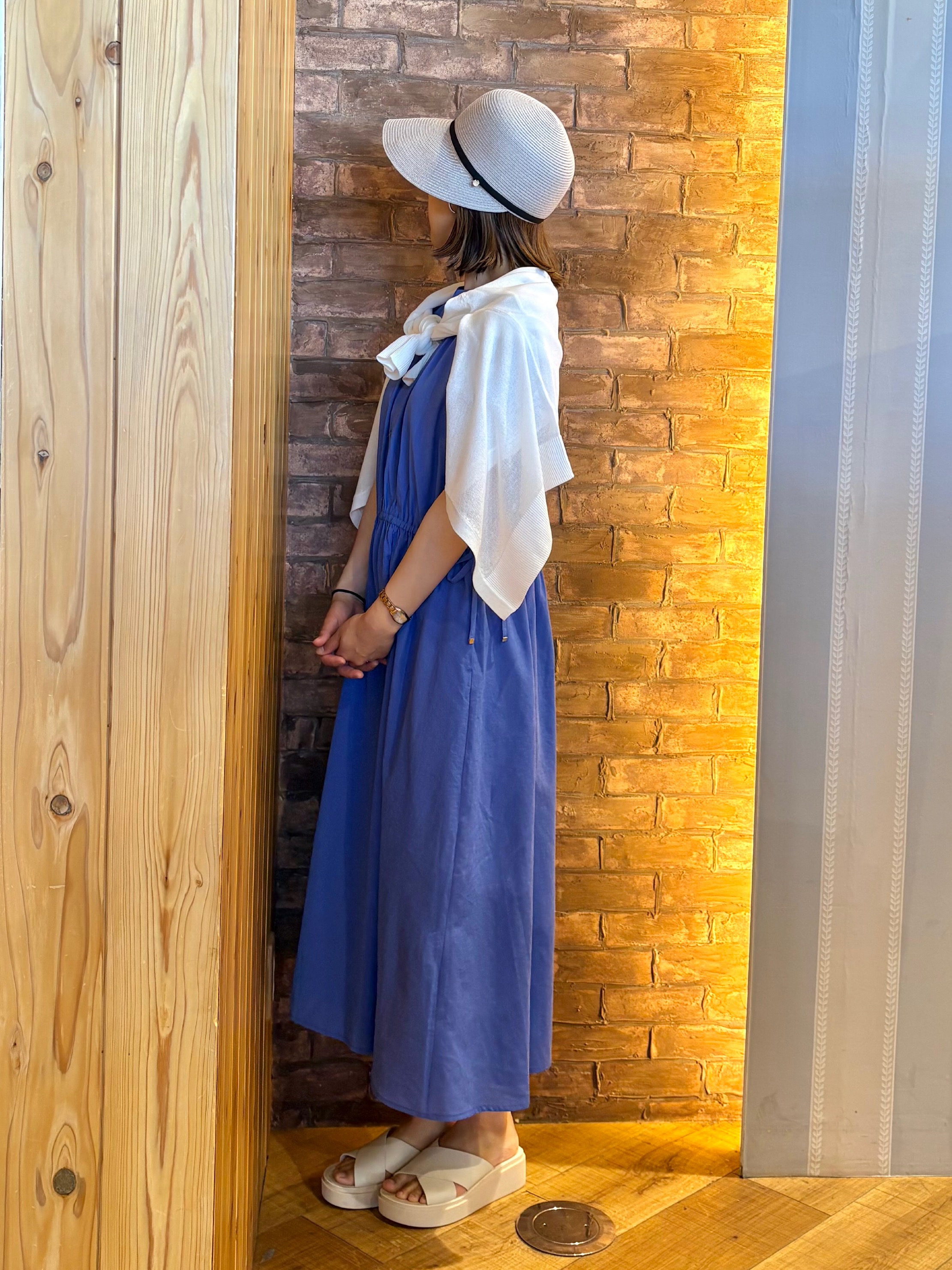 mieさんの「SHOO･LA･RUE｜【洗濯機可/S-LL】オンにもオフにも マルチに使えるボタンレスカーディガン」を使ったコーディネート