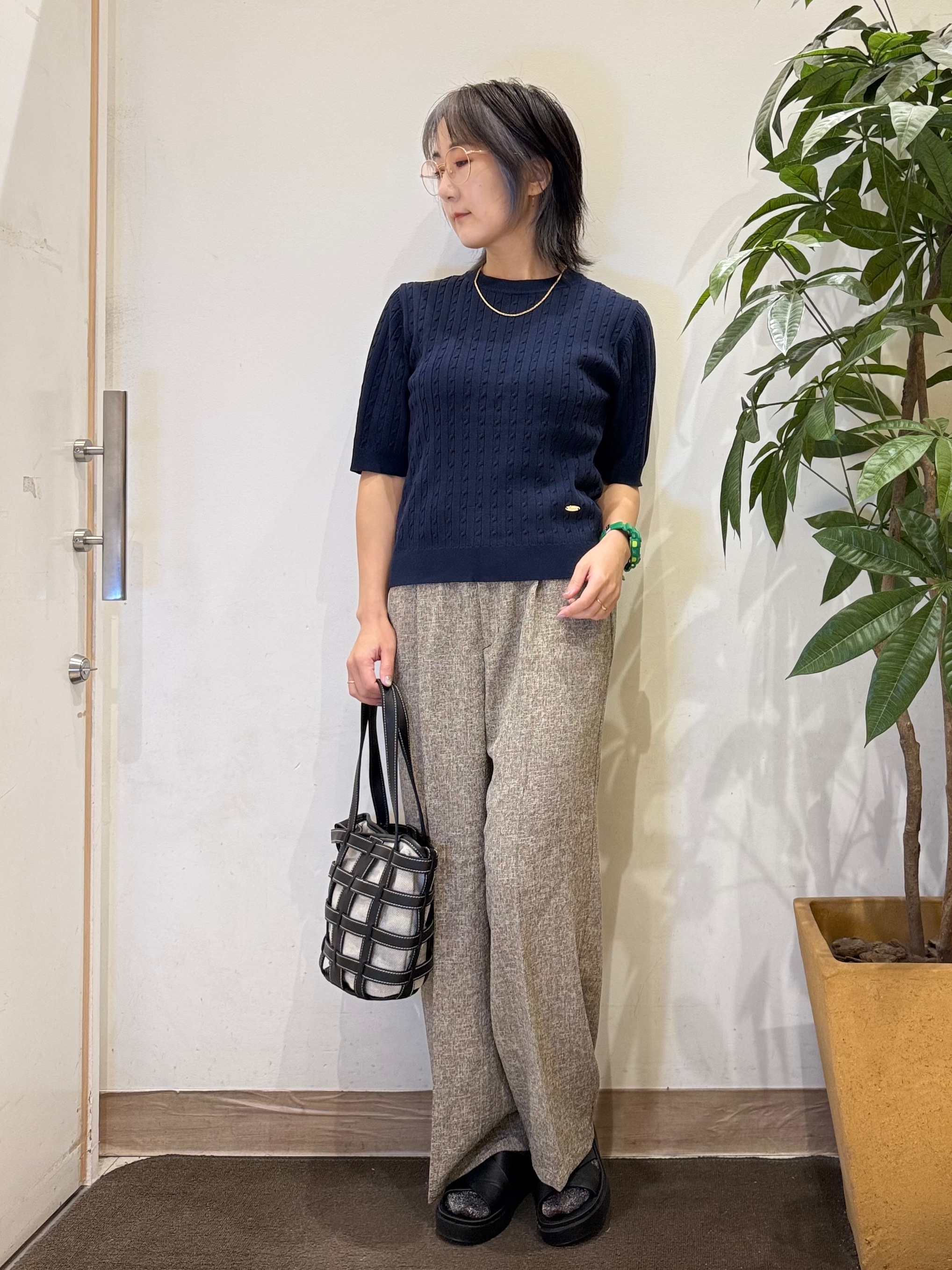 misakiさんの「SHOO･LA･RUE｜【洗濯機可/S-LL】ミニケーブルで上品に 5分袖ニット」を使ったコーディネート