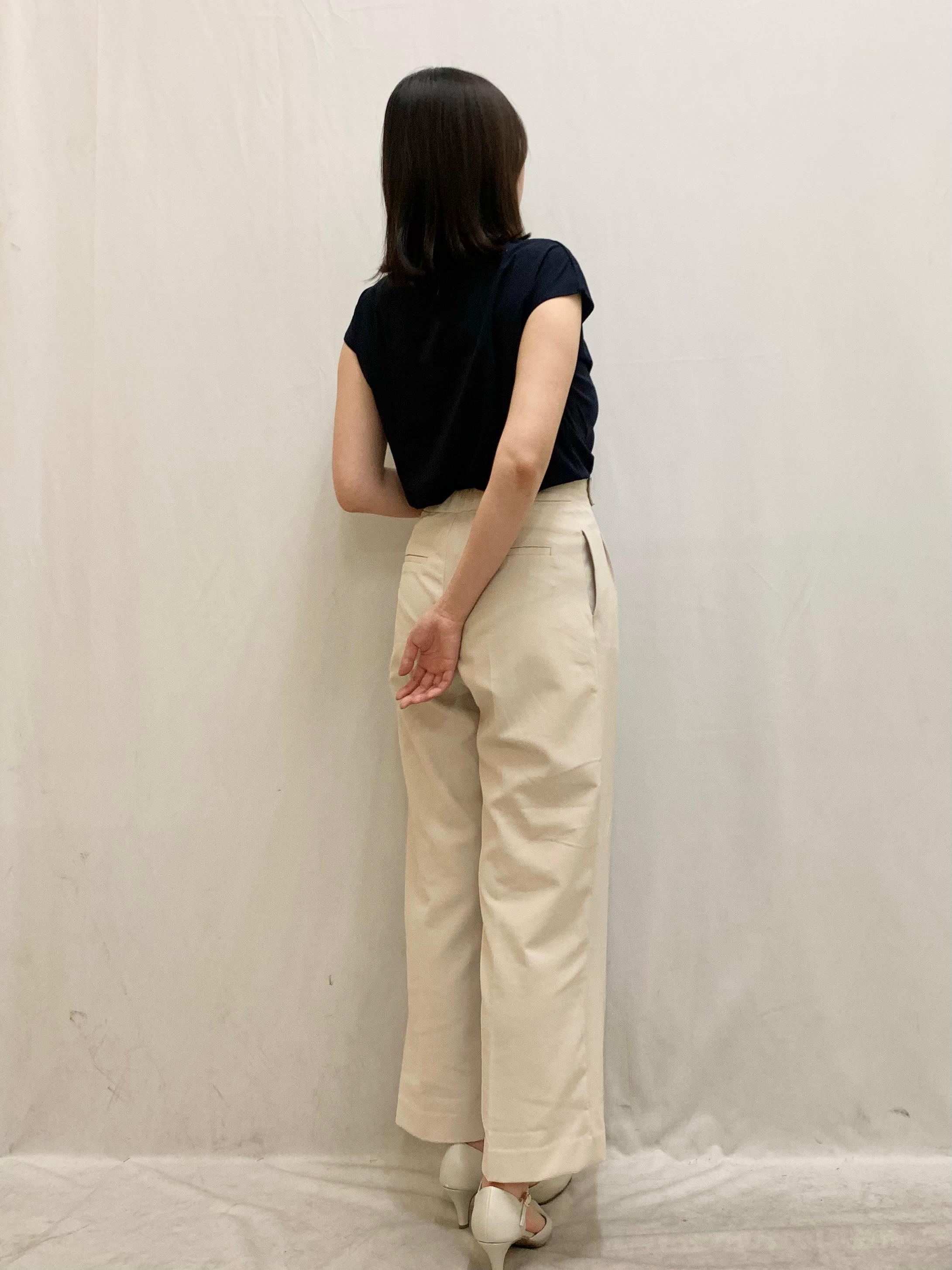 kasumiさんの「index｜【接触冷感】ビジューキーネックフレンチトップス《UVケア／洗濯機OK／XS～3L／8col》」を使ったコーディネート