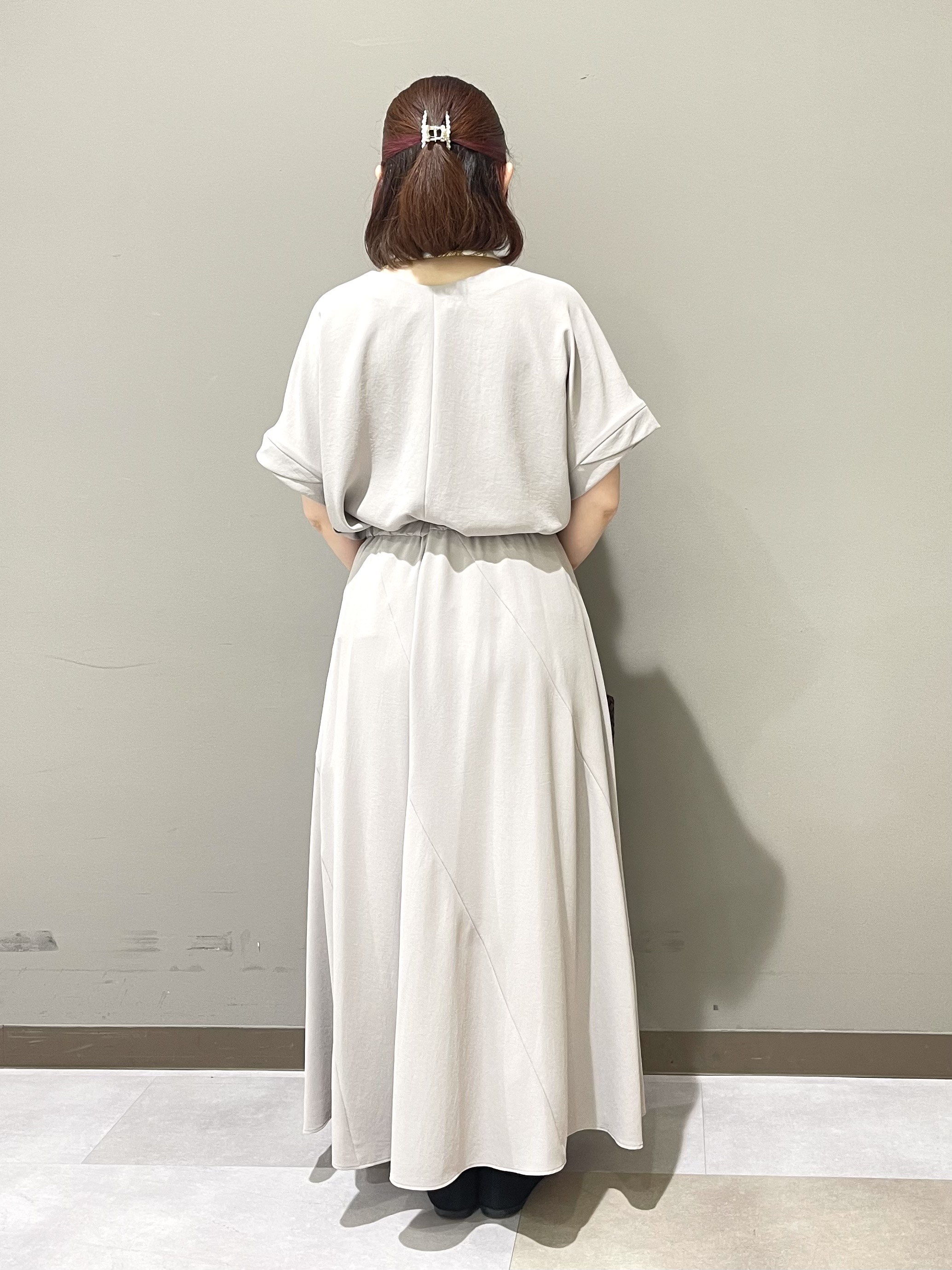 Tomoさんの「UNTITLED｜【セットアップ可/UVカット/前後2WAY】リラクシーフレンチスリーブブラウス」を使ったコーディネート