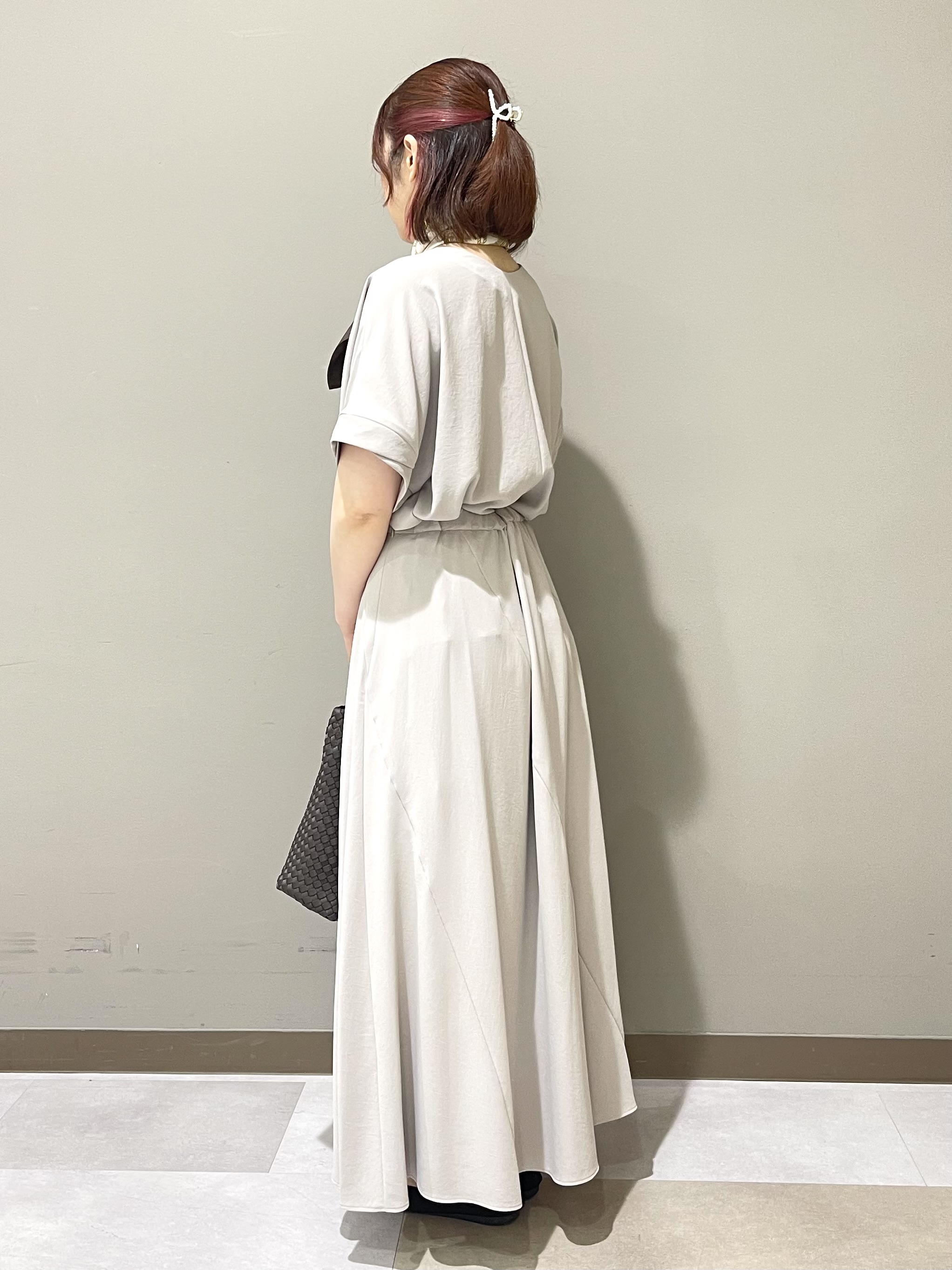 Tomoさんの「UNTITLED｜【セットアップ可/UVカット/前後2WAY】リラクシーフレンチスリーブブラウス」を使ったコーディネート