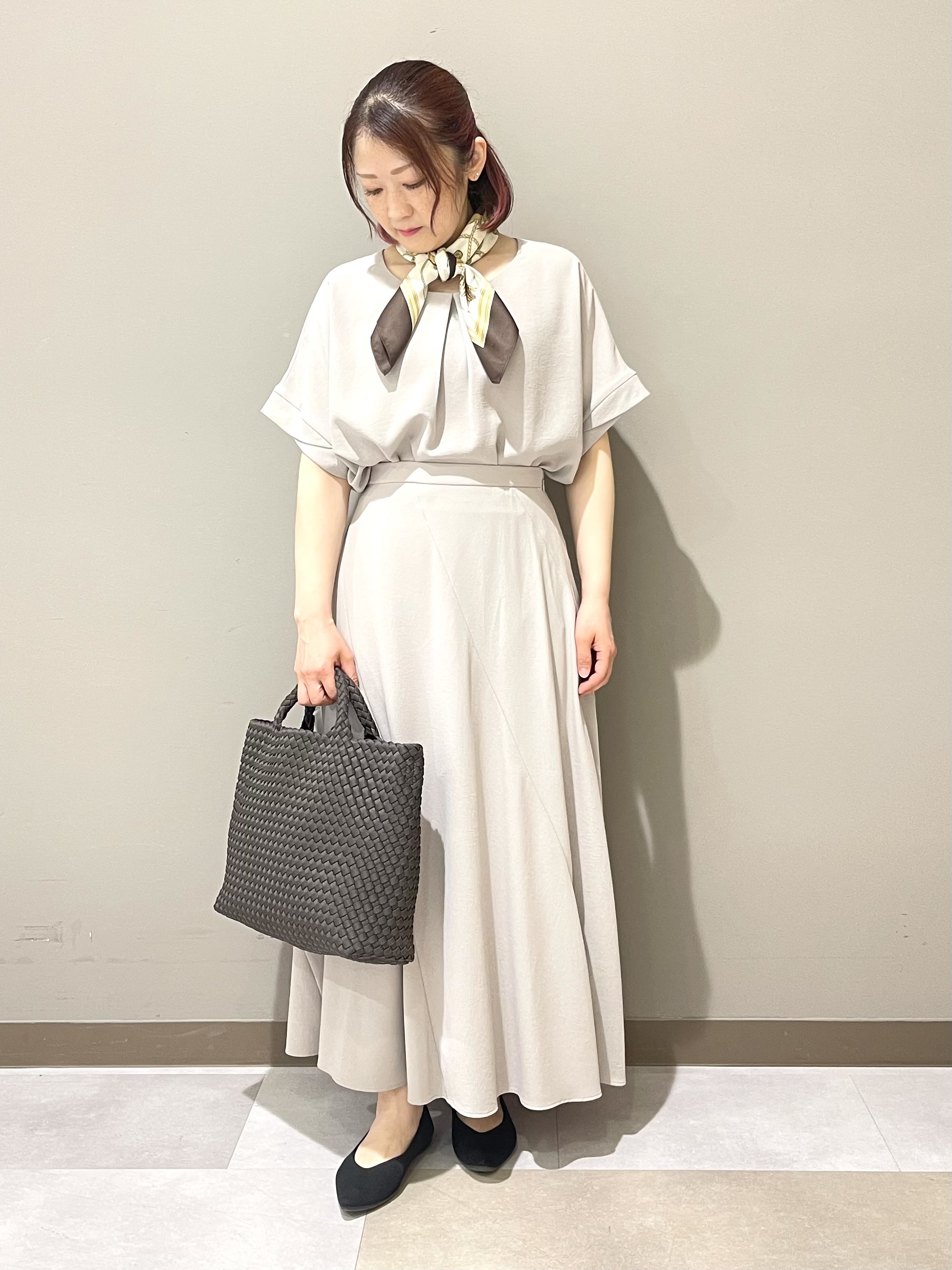 Tomoさんの「UNTITLED｜【セットアップ可/UVカット/前後2WAY】リラクシーフレンチスリーブブラウス」を使ったコーディネート