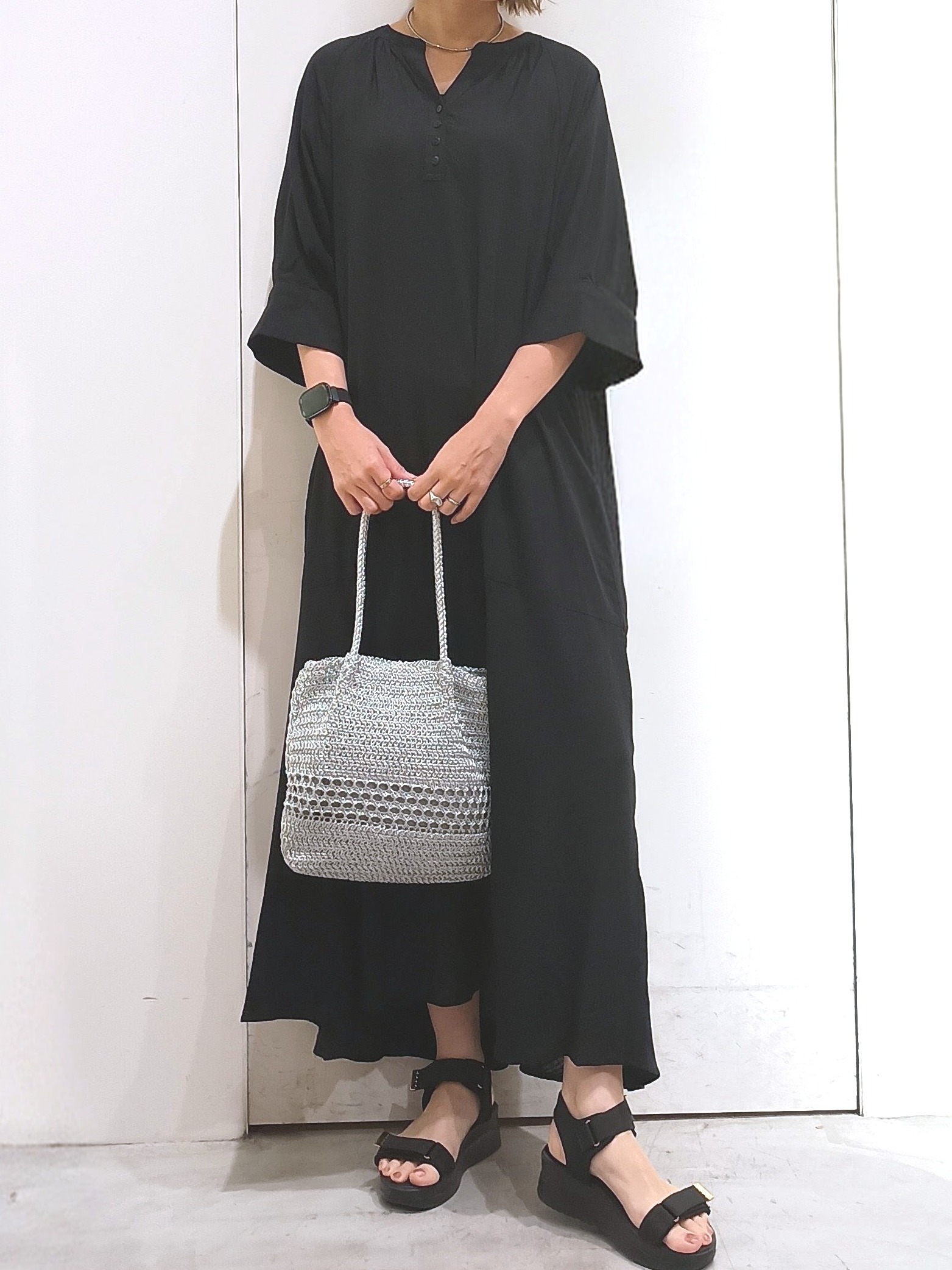 shinkoさんの「OPAQUE.CLIP｜キーネックロングワンピース【洗える】」を使ったコーディネート