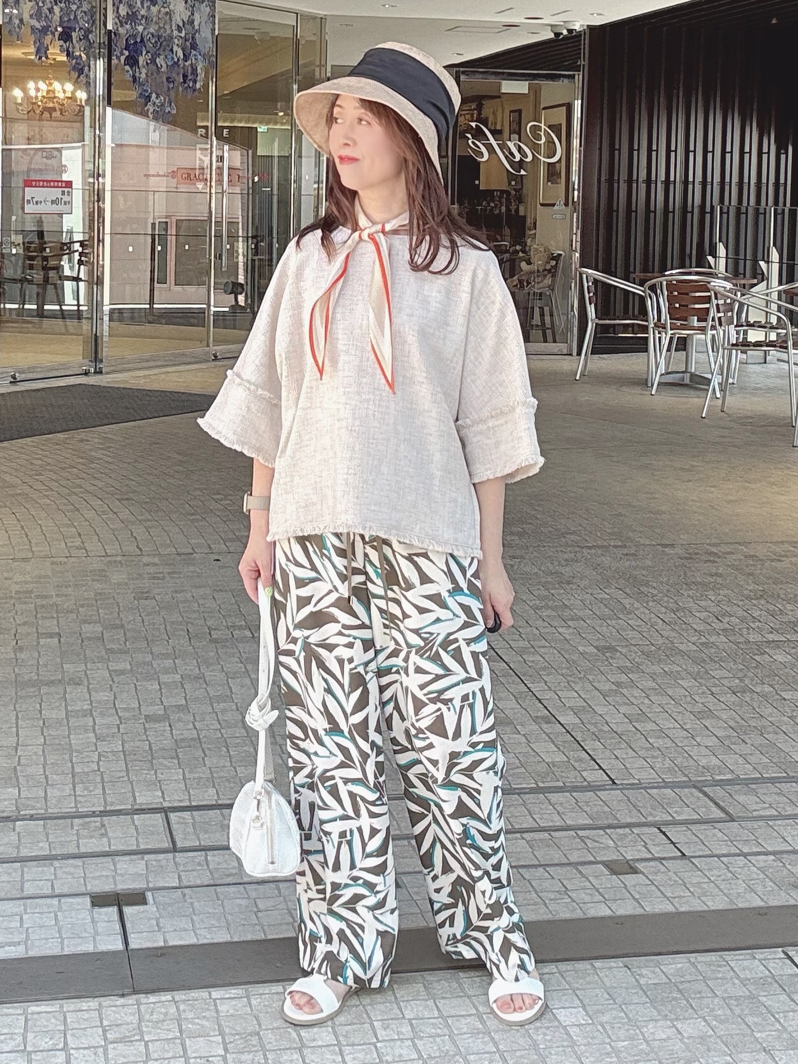 makiさんの「UNTITLED｜【ウエストゴム/ワイド】ボタニカルリーフパンツ」を使ったコーディネート