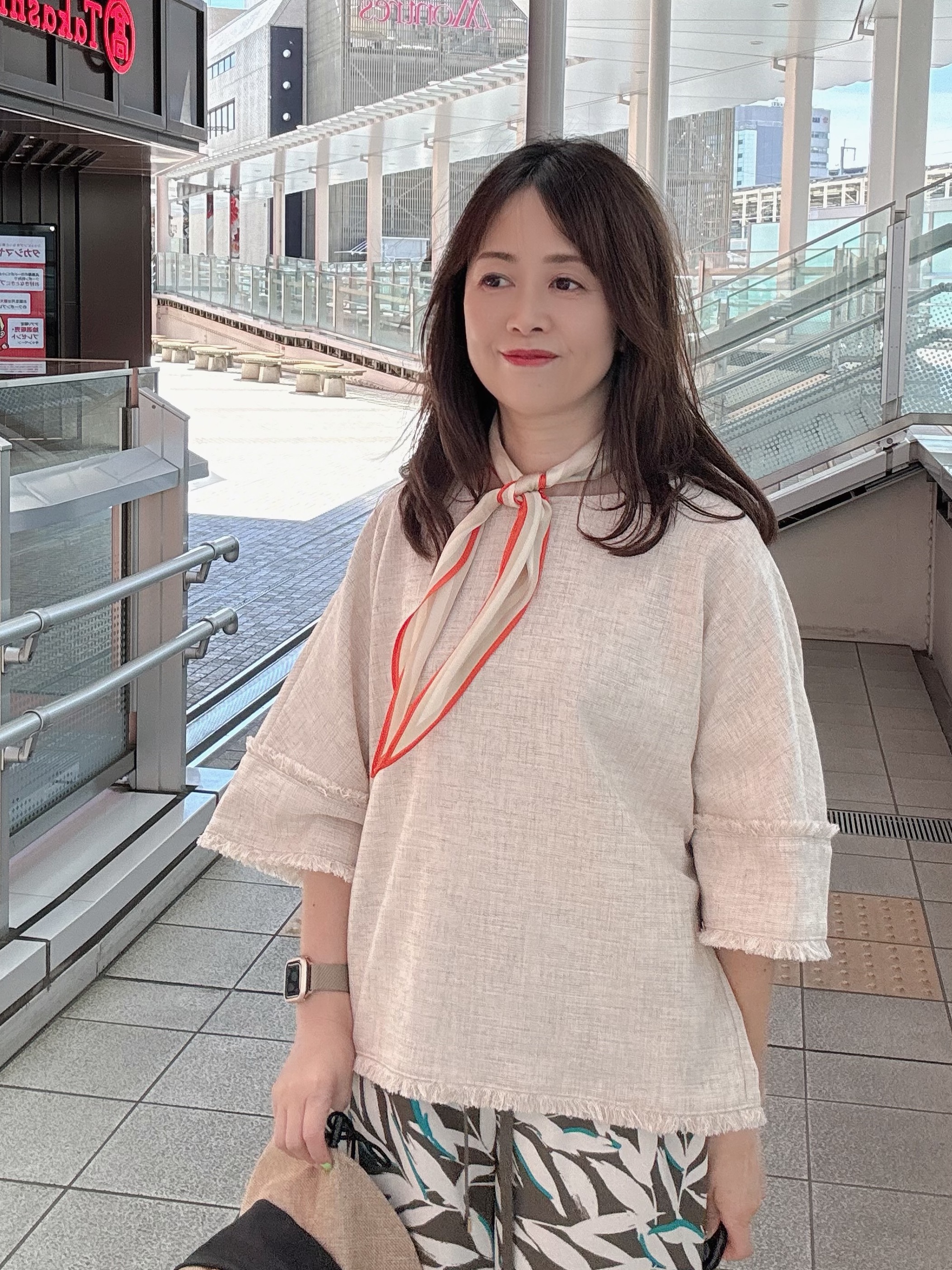 makiさんの「UNTITLED｜【ウエストゴム/ワイド】ボタニカルリーフパンツ」を使ったコーディネート