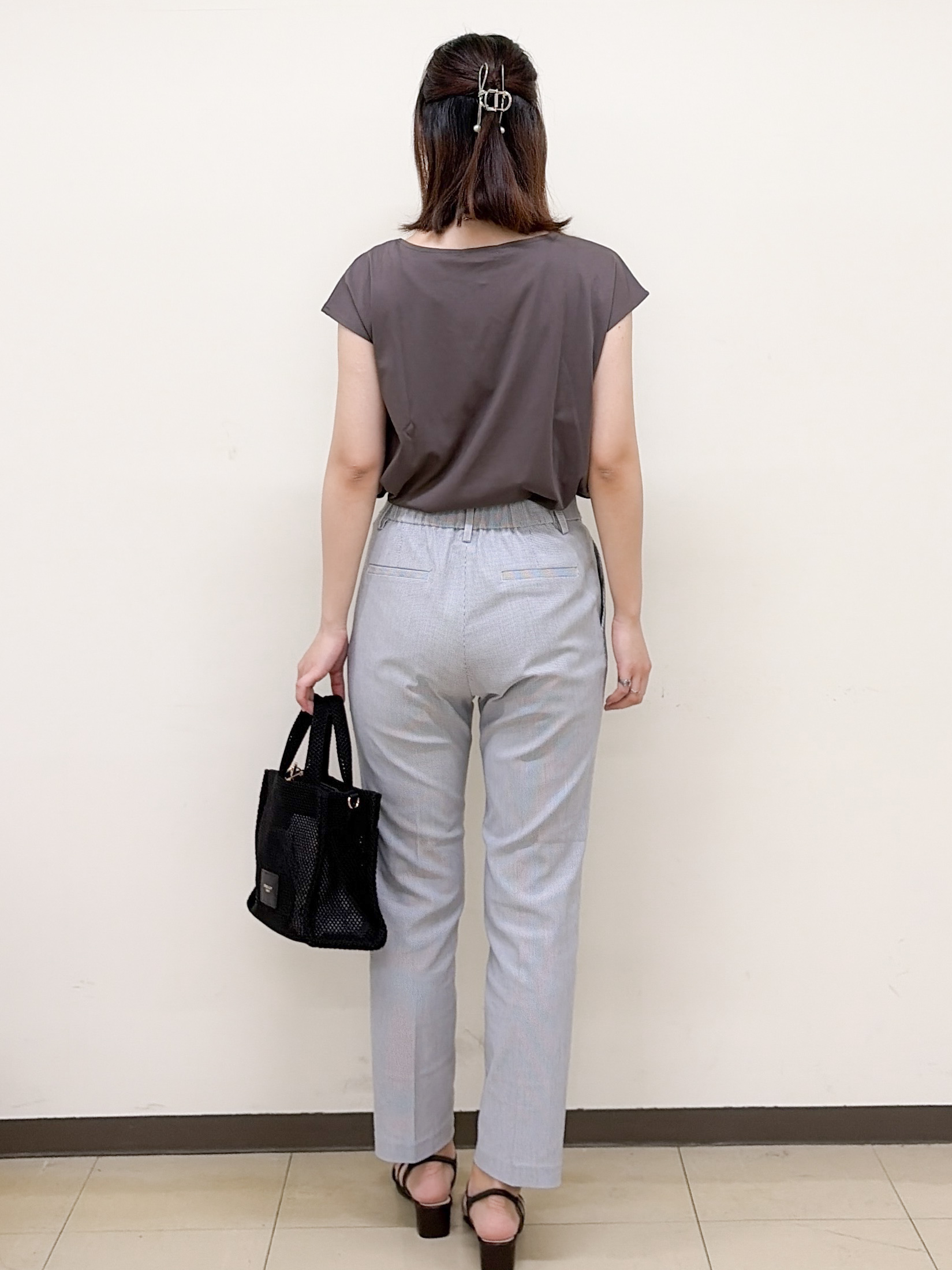 yurinaさんの「index｜【接触冷感】ビジューキーネックフレンチトップス《UVケア／洗濯機OK／XS～3L／8col》」を使ったコーディネート