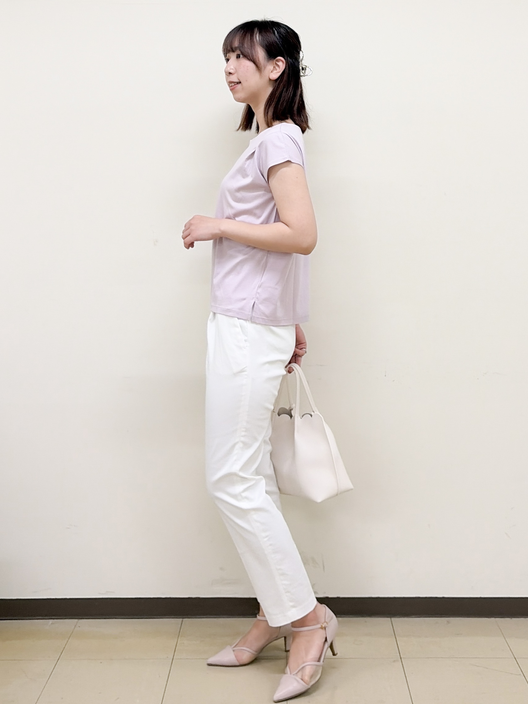yurinaさんの「index｜【接触冷感】ビジューキーネックフレンチトップス《UVケア／洗濯機OK／XS～3L／8col》」を使ったコーディネート