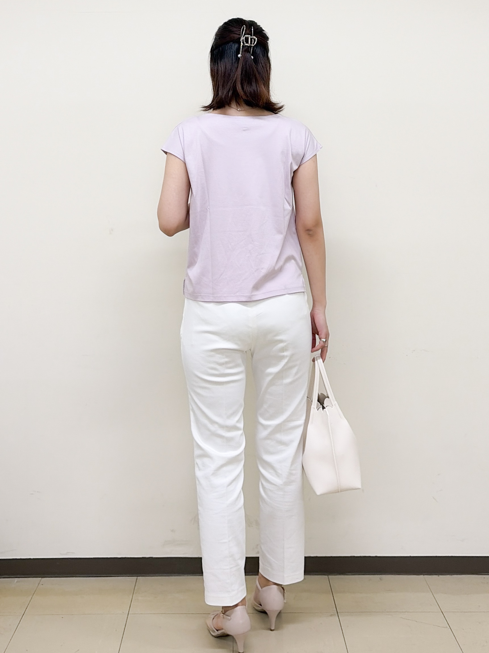 yurinaさんの「index｜【接触冷感】ビジューキーネックフレンチトップス《UVケア／洗濯機OK／XS～3L／8col》」を使ったコーディネート